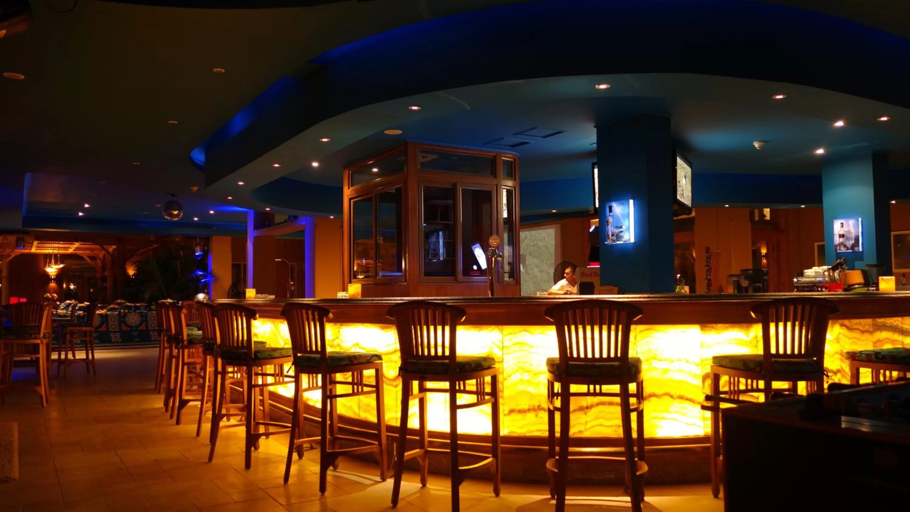 Nightclub / DJ in The Breakers Diving and Surfing Lodge Soma Bay