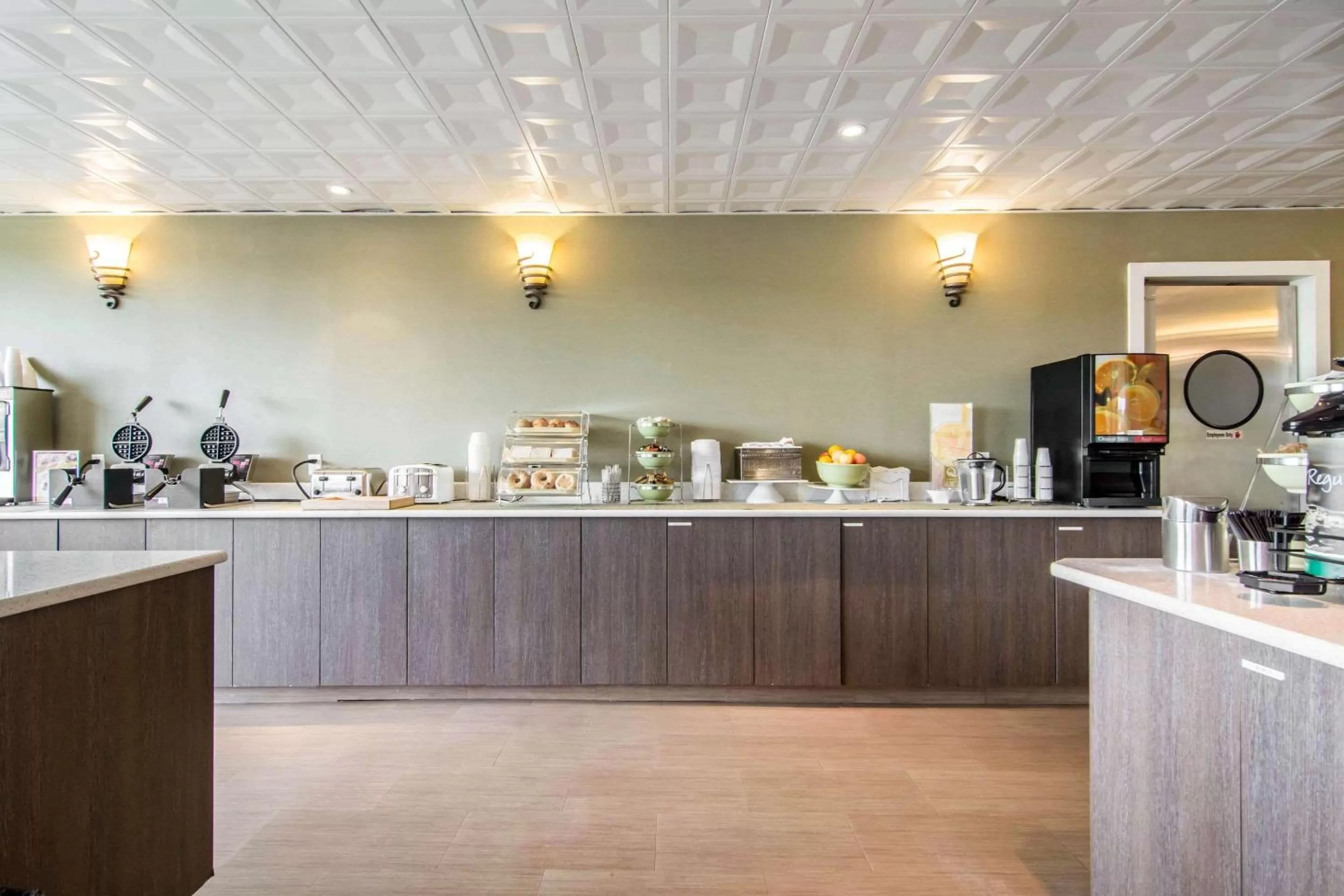 Restaurant/places to eat in Quality Hotel