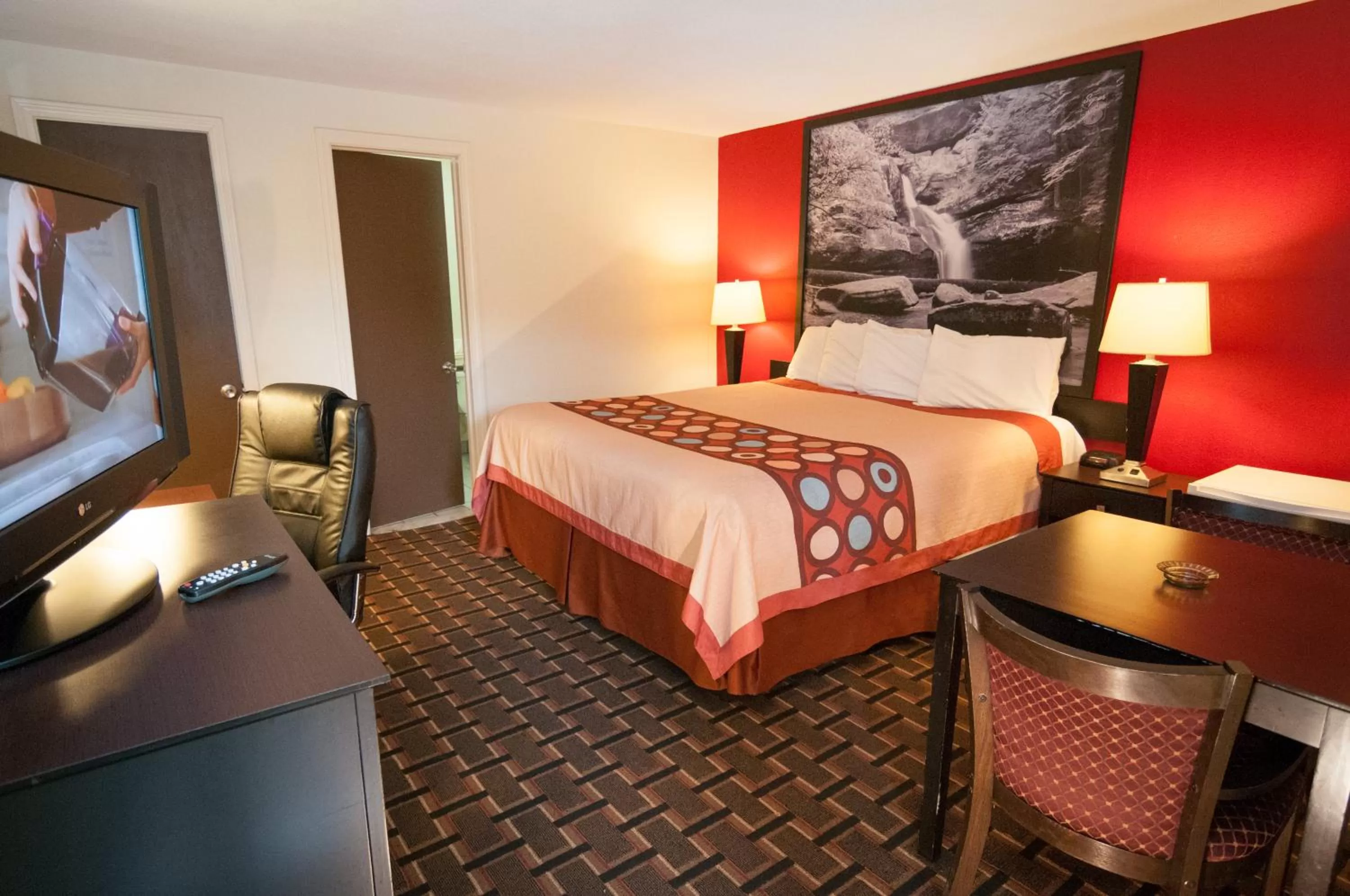 Bedroom, Bed in Super 8 by Wyndham Old Saybrook