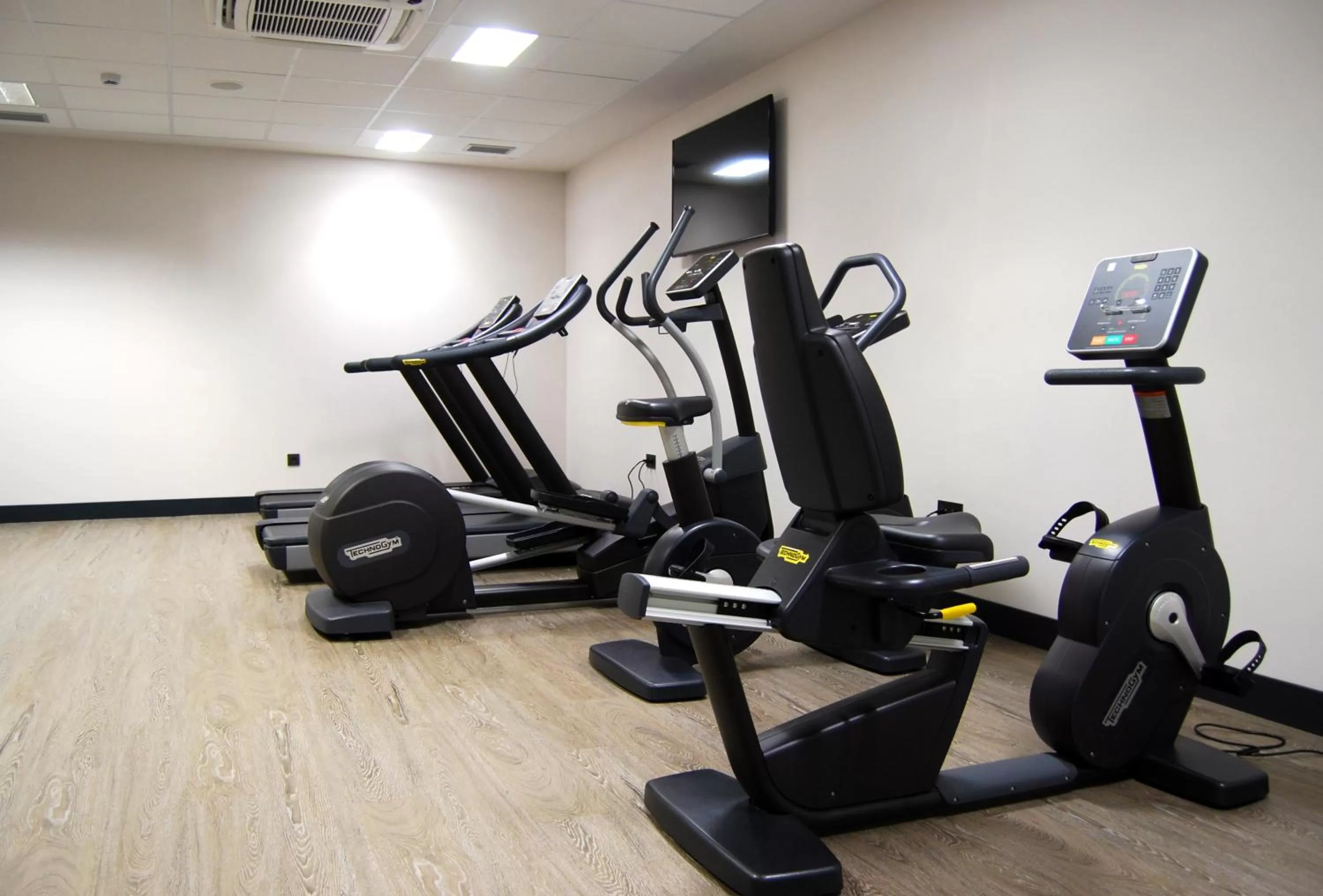 Fitness centre/facilities in Hotel Mercure Jardines de Albia