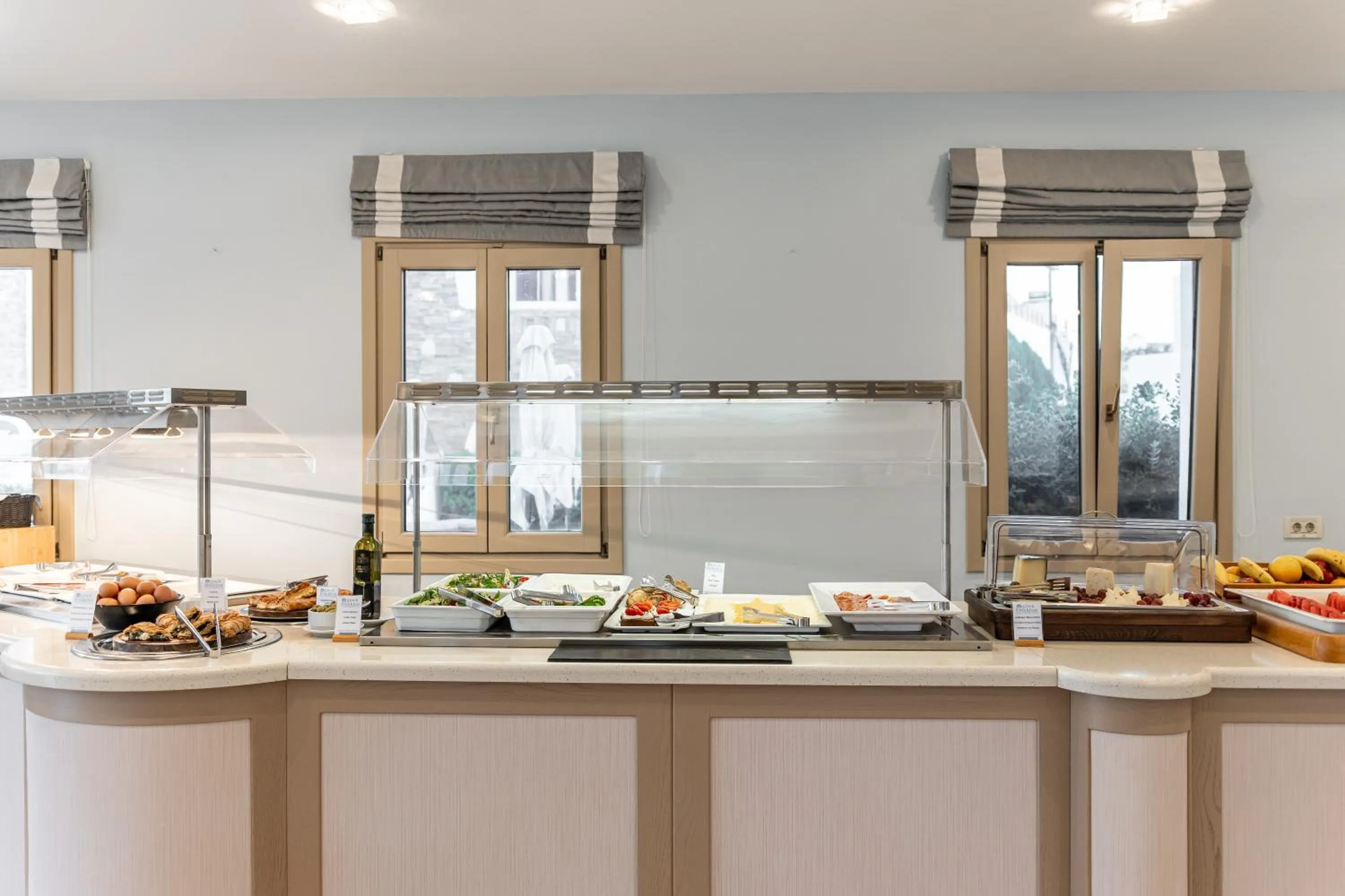 Buffet breakfast in Naxos Resort Beach Hotel