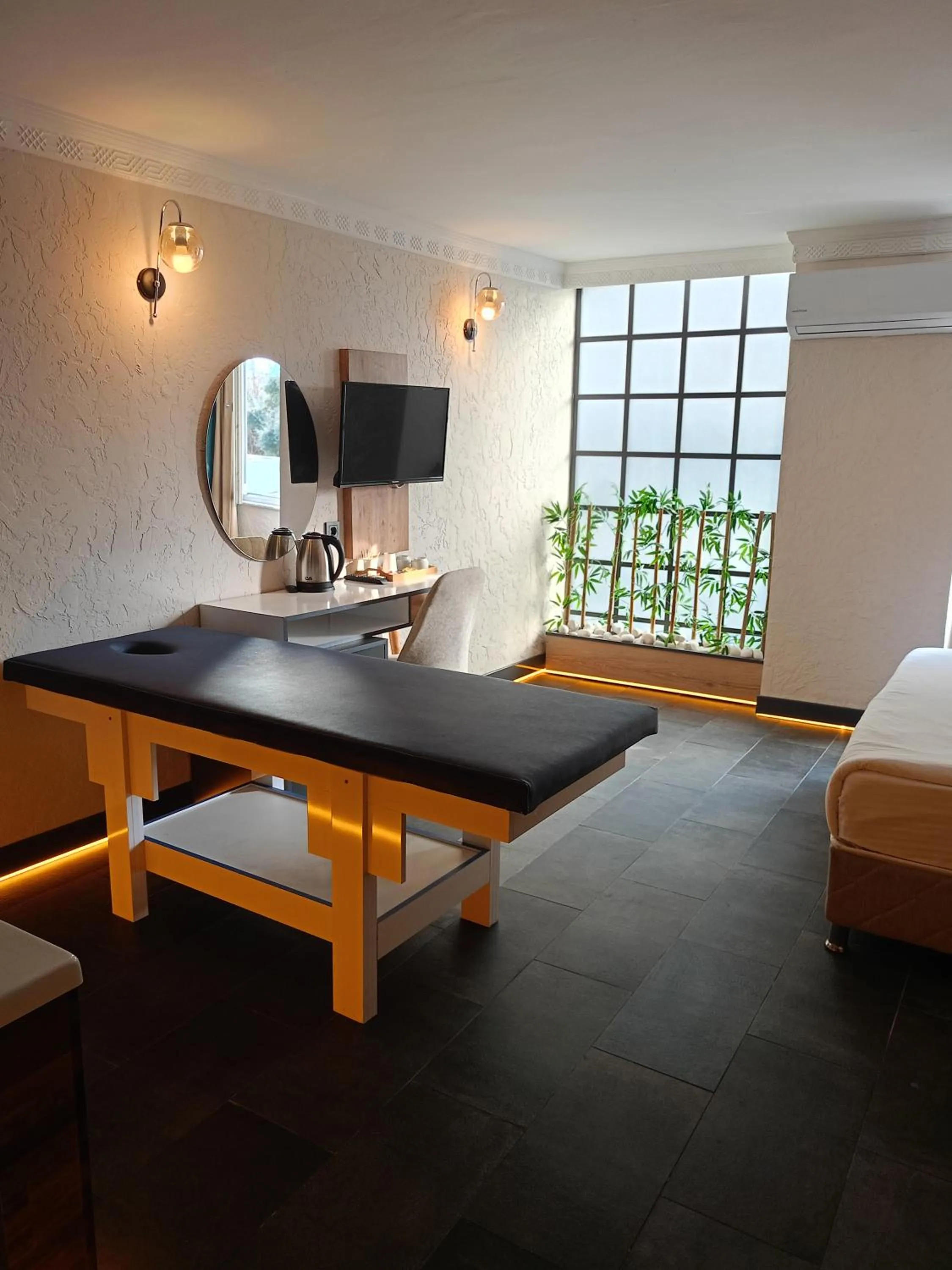 Massage, Bed in PRIVADO HOTELS