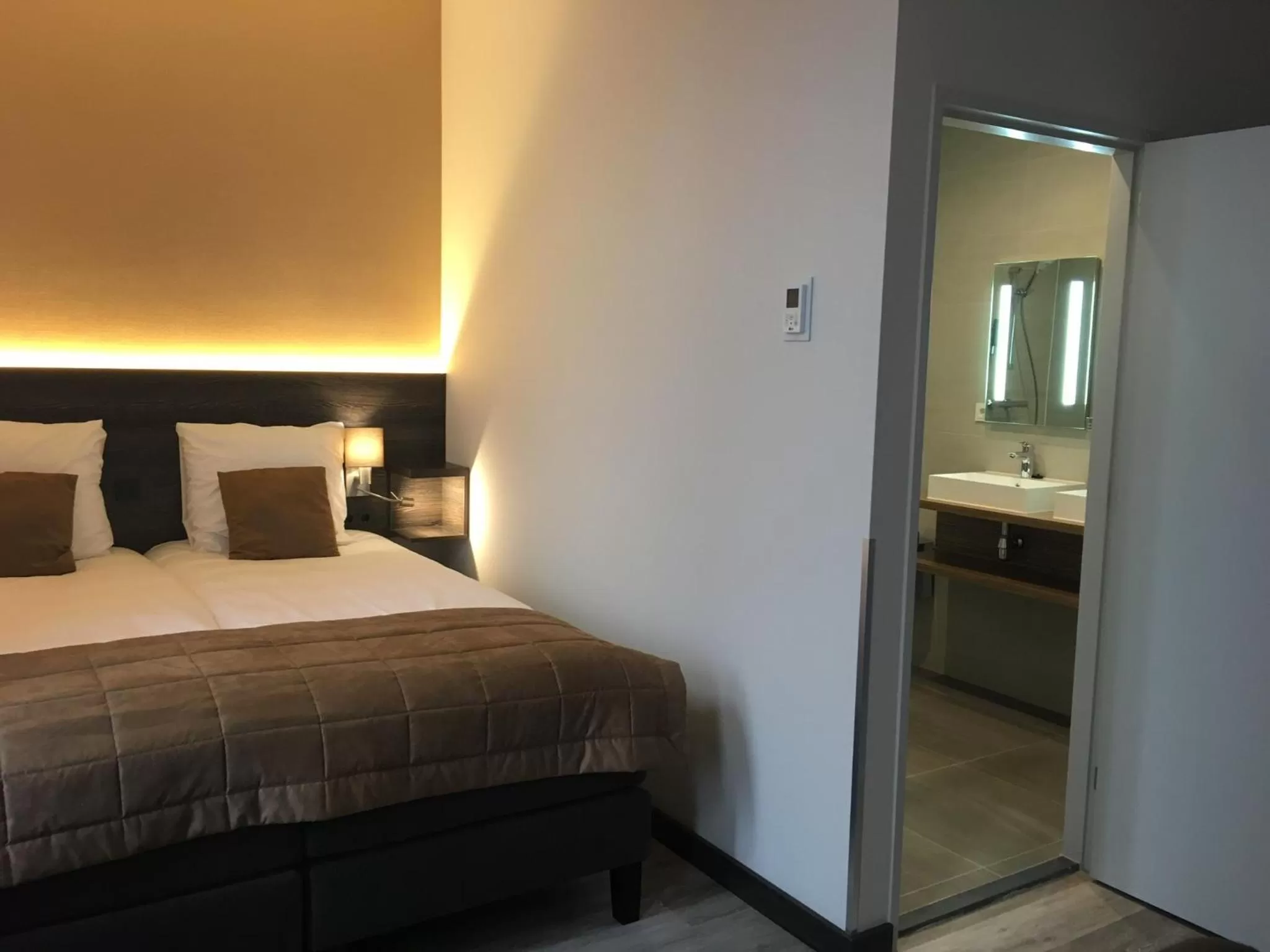 Photo of the whole room, Bed in Best Western Hotel Den Haag