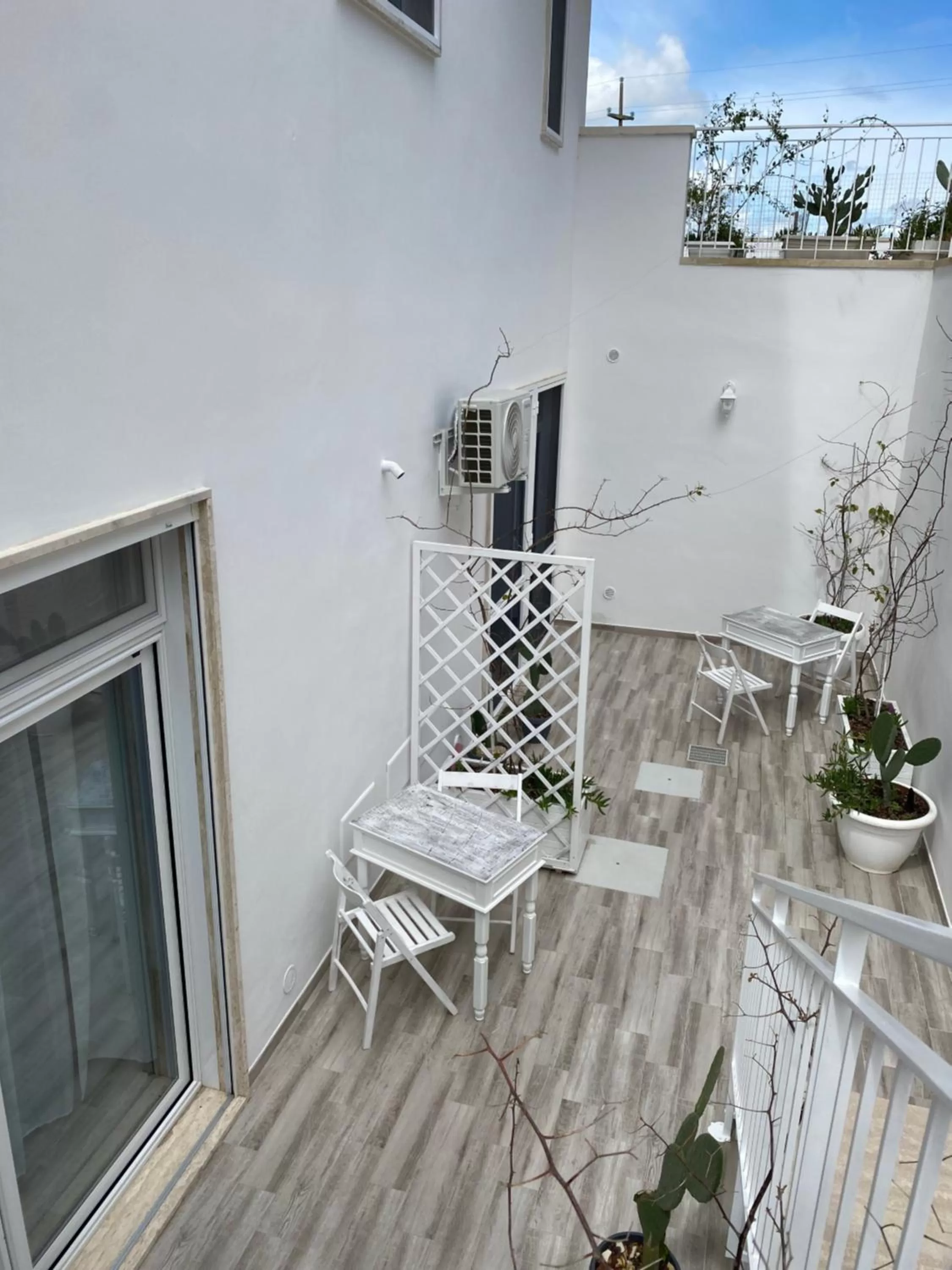 Property building, TV/Entertainment Center in La casa di Nina