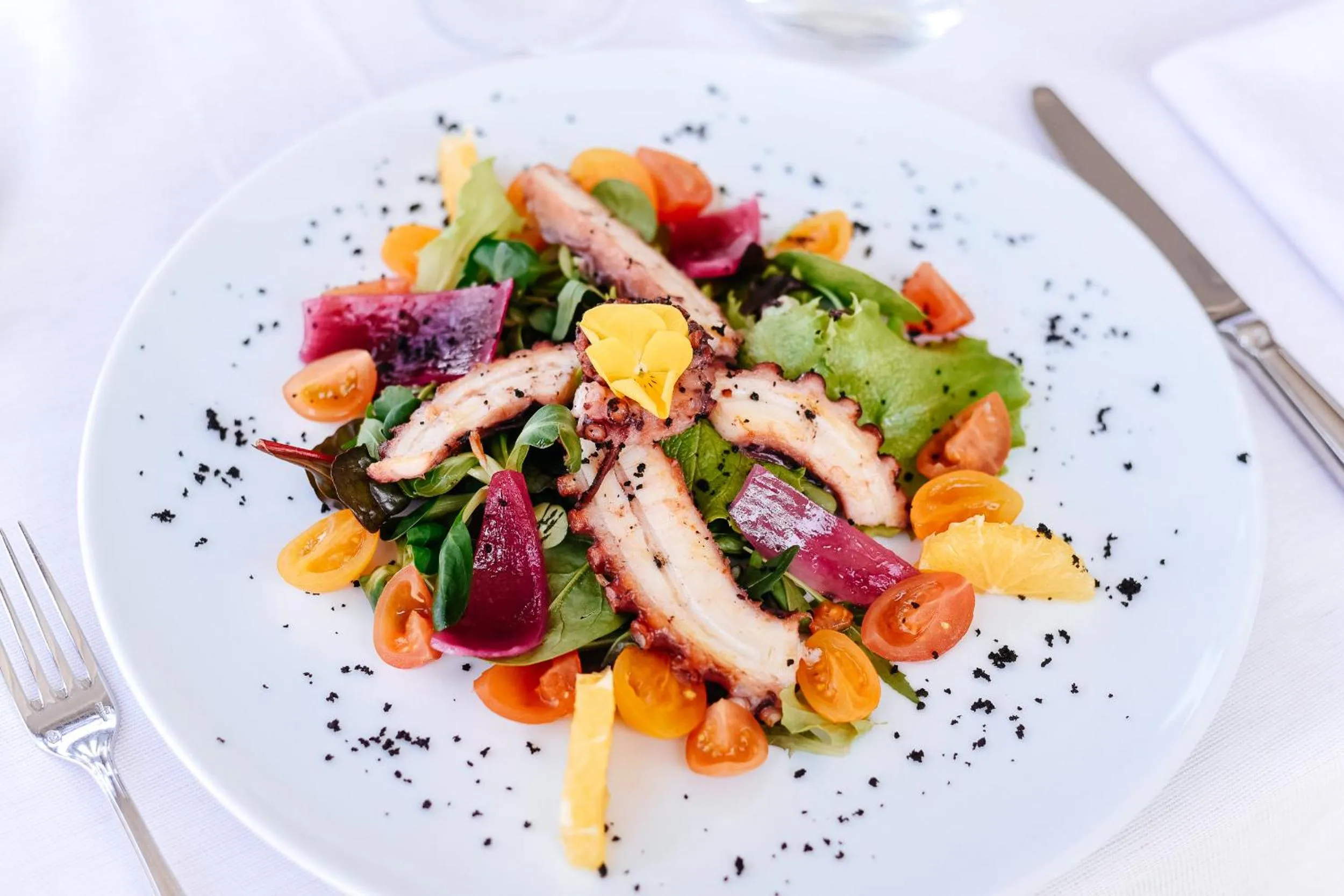 Restaurant/places to eat in Bella Hotel & Restaurant with private dock for mooring boats