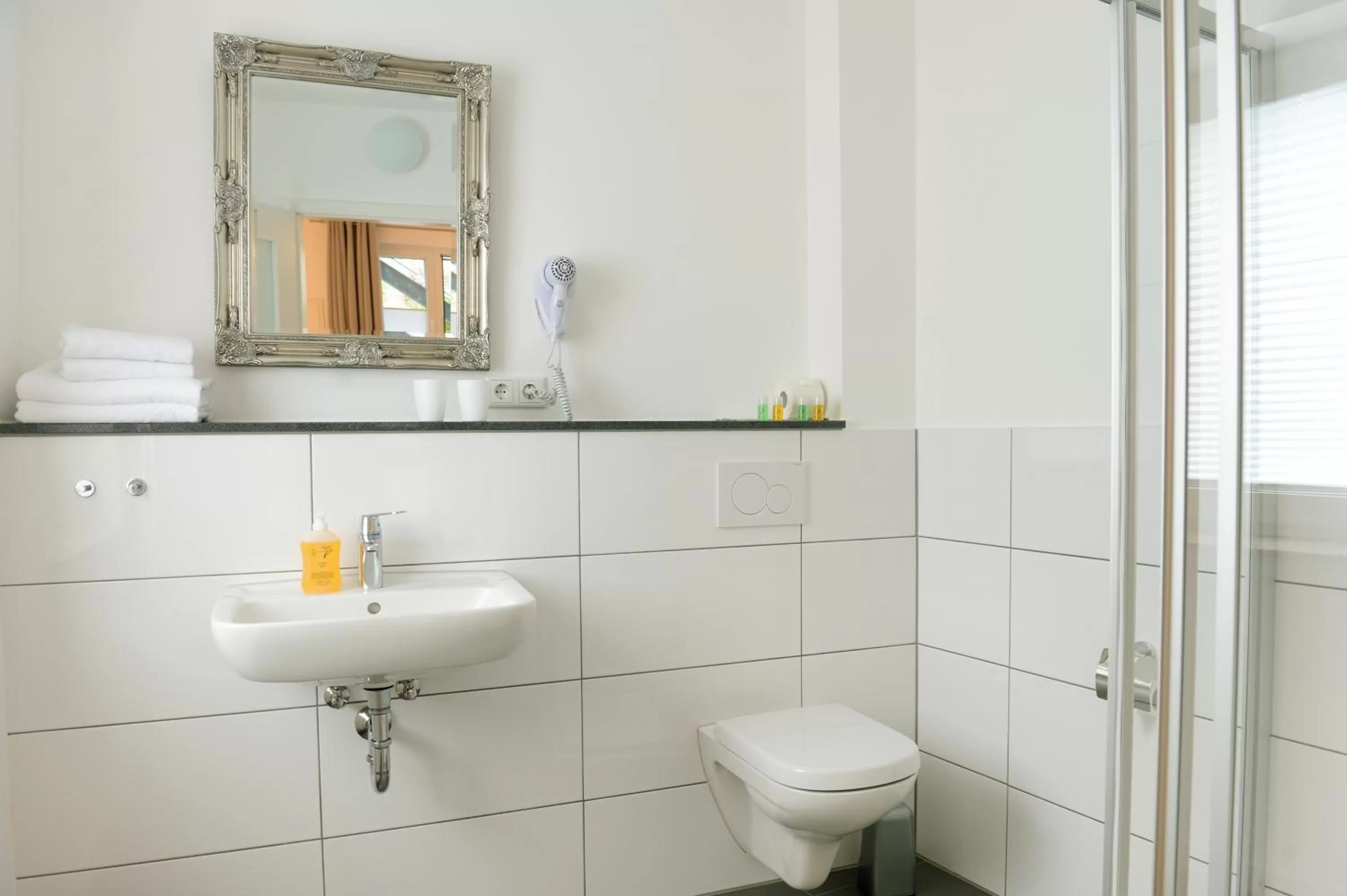 Bathroom in Bed & Breakfast Meerbusch