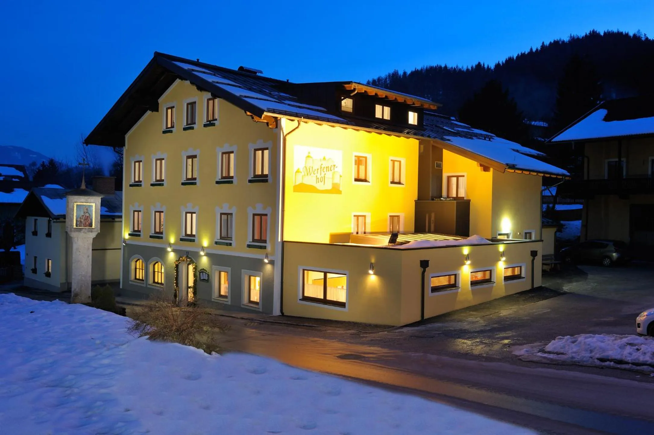 Facade/entrance in Werfenerhof