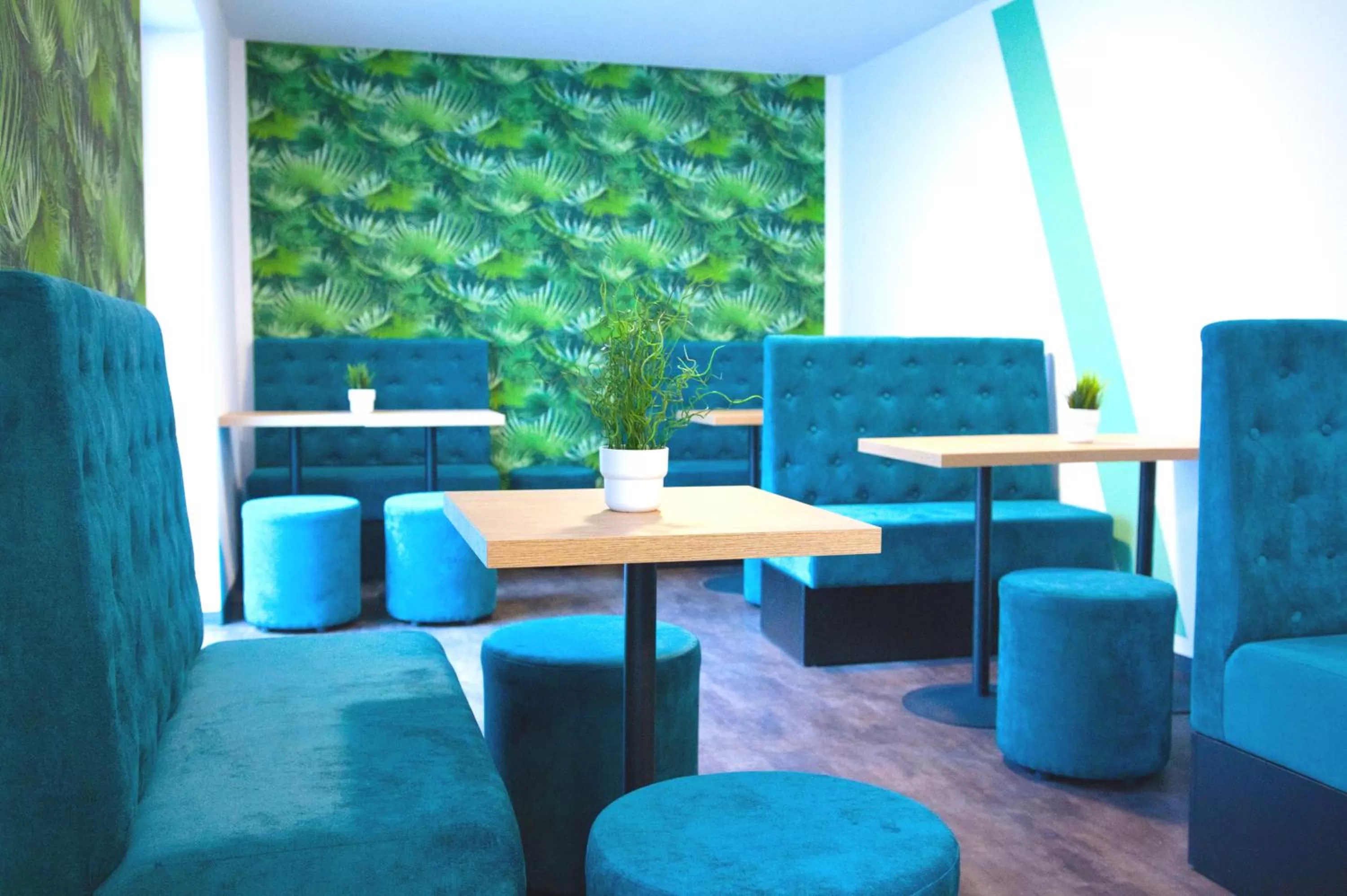 Lounge or bar in bestprice Hotel Aachen Hauptbahnhof