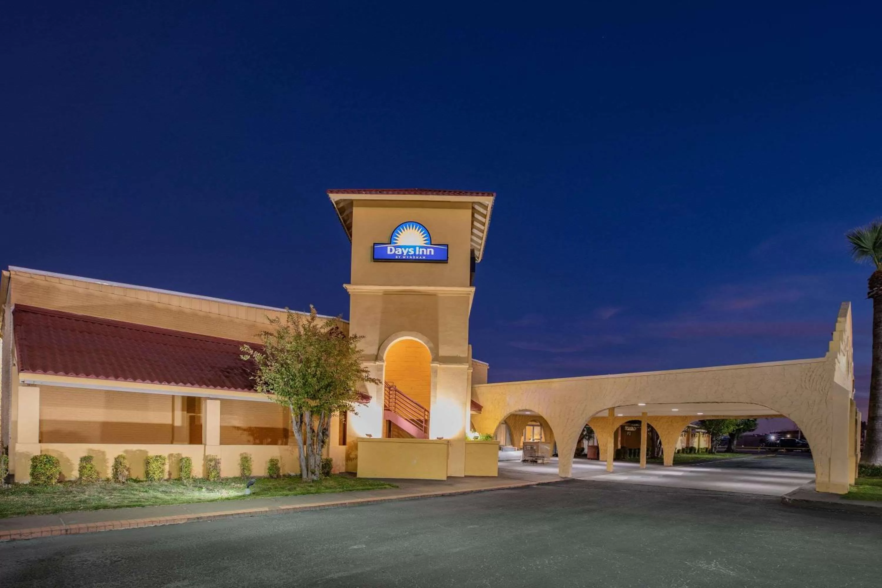 Property building in Days Inn by Wyndham Del Rio
