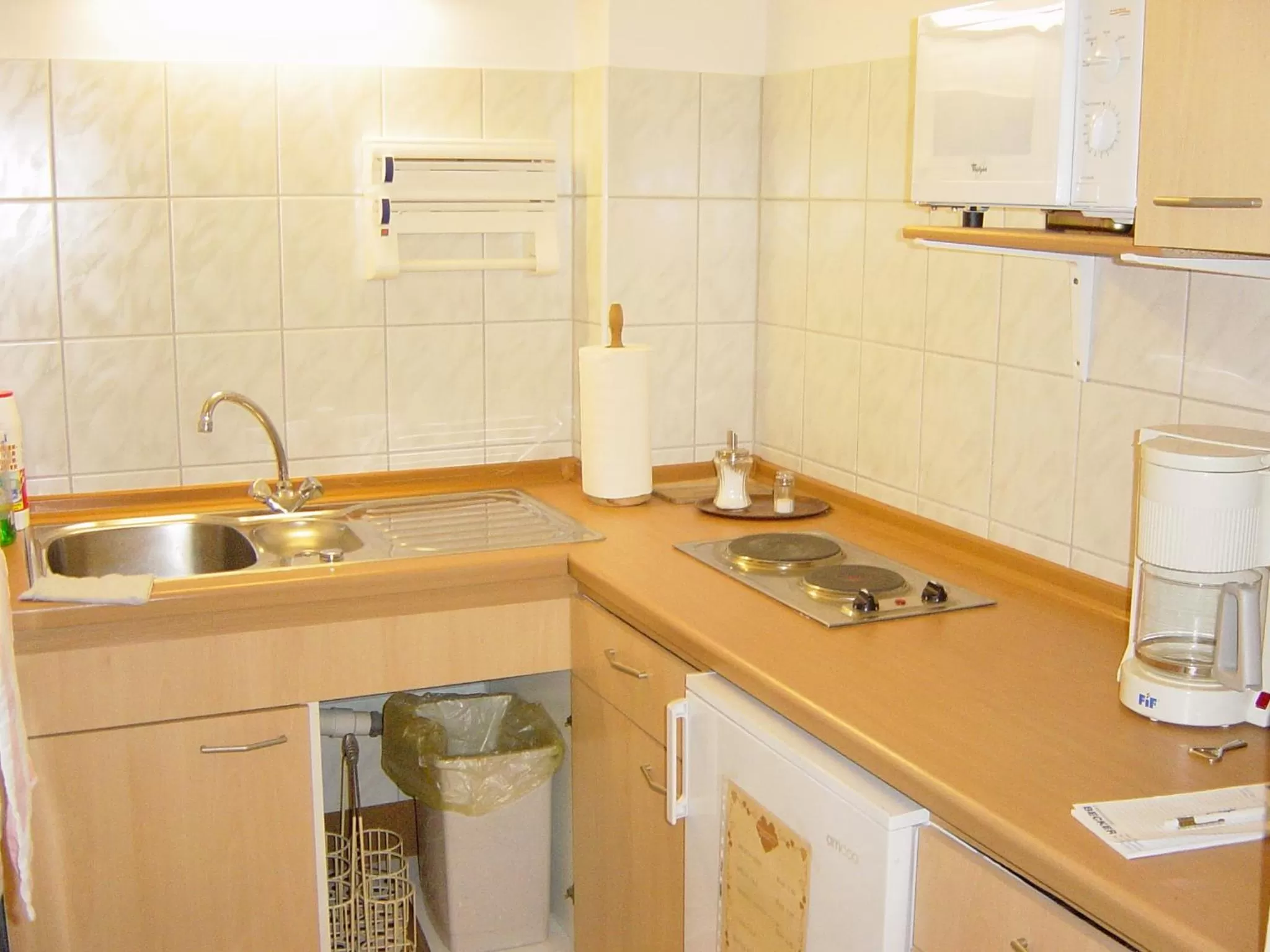 Kitchen or kitchenette in Hotel Rose Heidelberg inklusive Frühstück, Saunanutzung und Parkplätze nach Verfügbarkeit