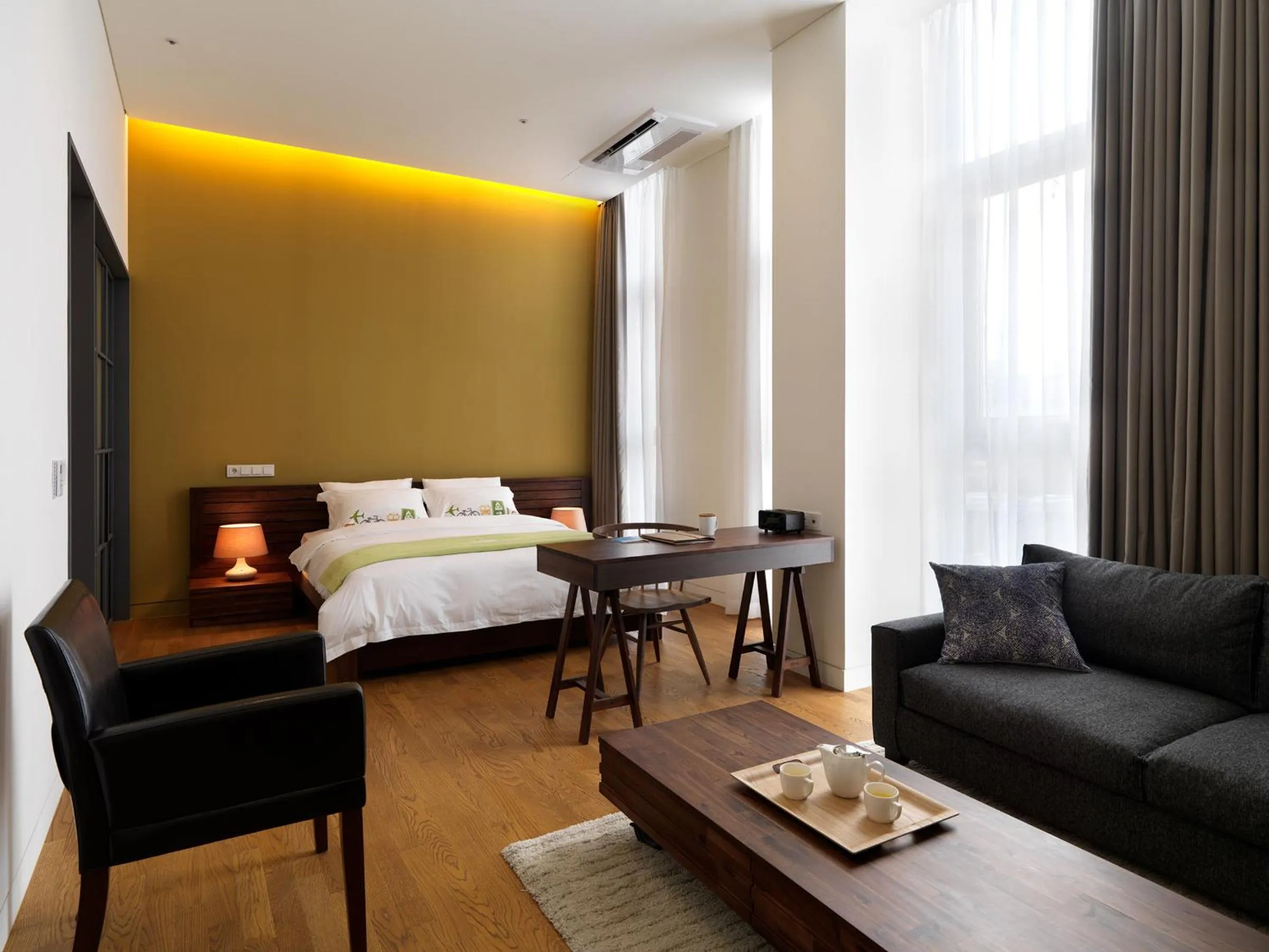 Photo of the whole room, Bed in La Casa Hotel Seoul