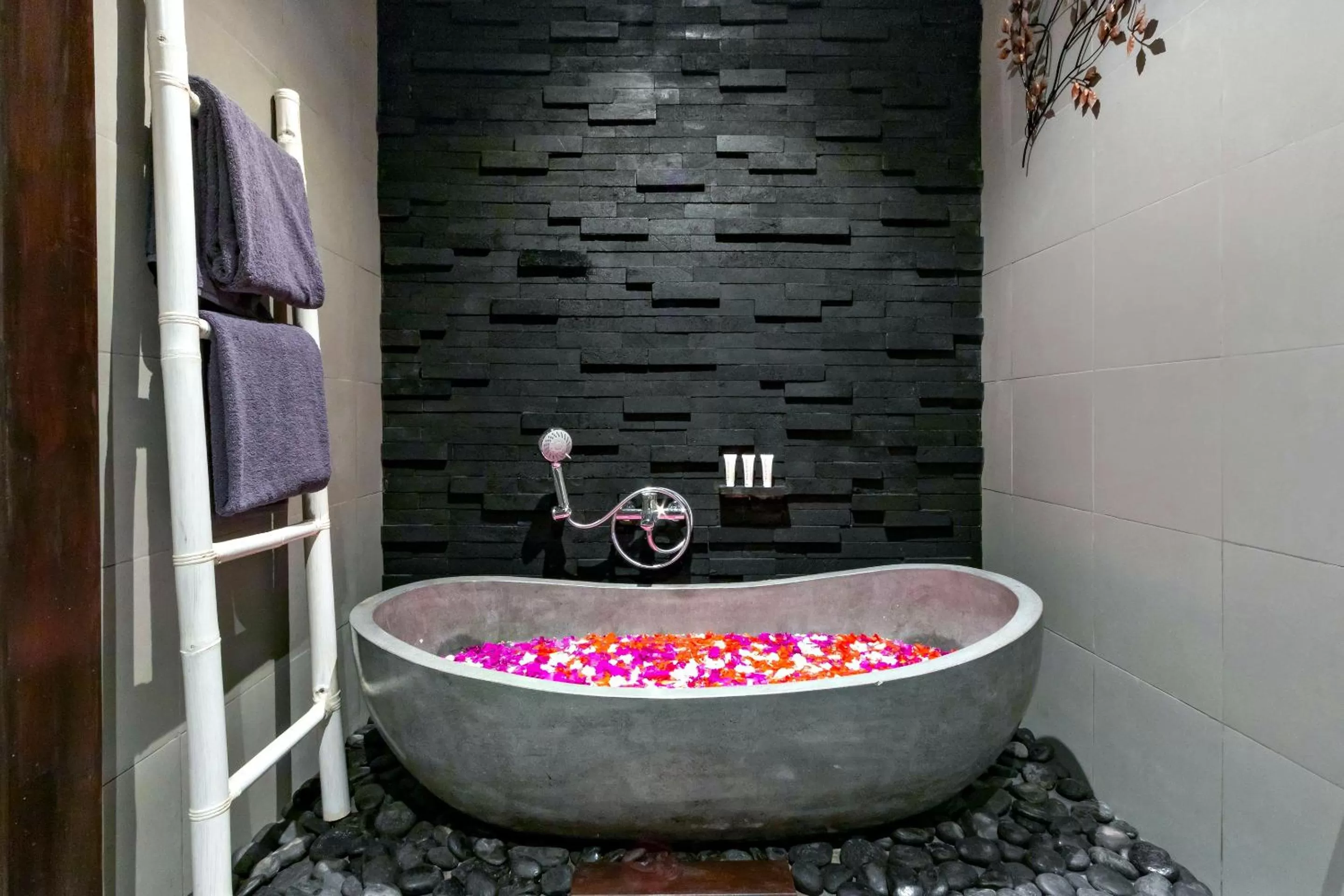 Spa and wellness centre/facilities in Canvas Escape Resort