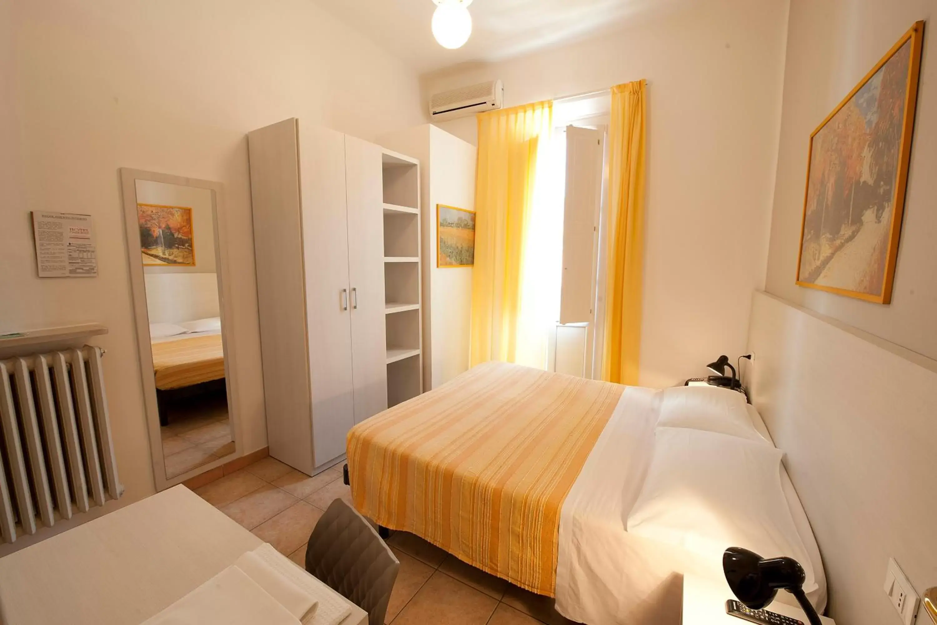 Double or Twin Room in Hotel Gardenia Double or Twin Room in Hotel Gardenia