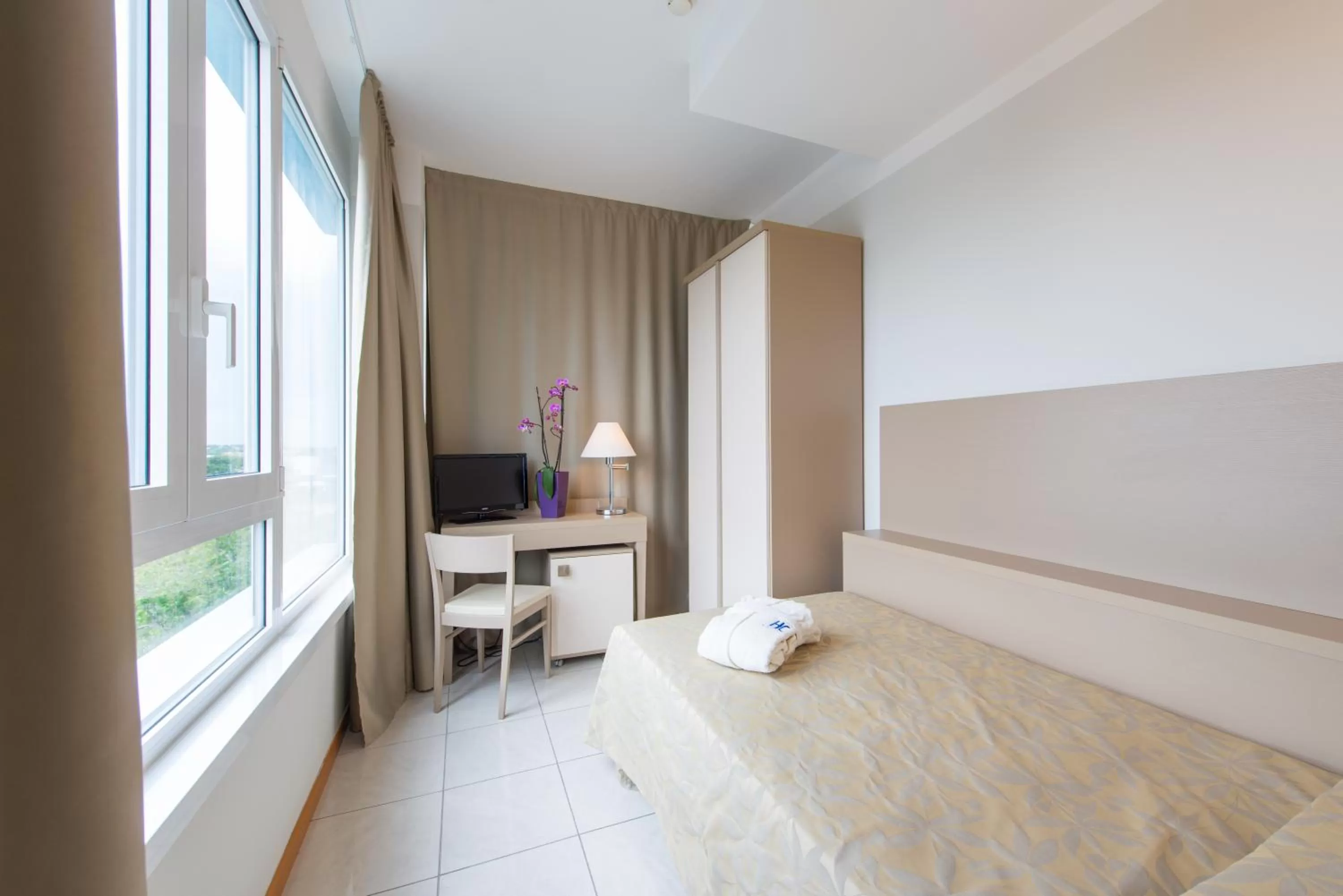 Drinks, Bed in Hotel Cristallo