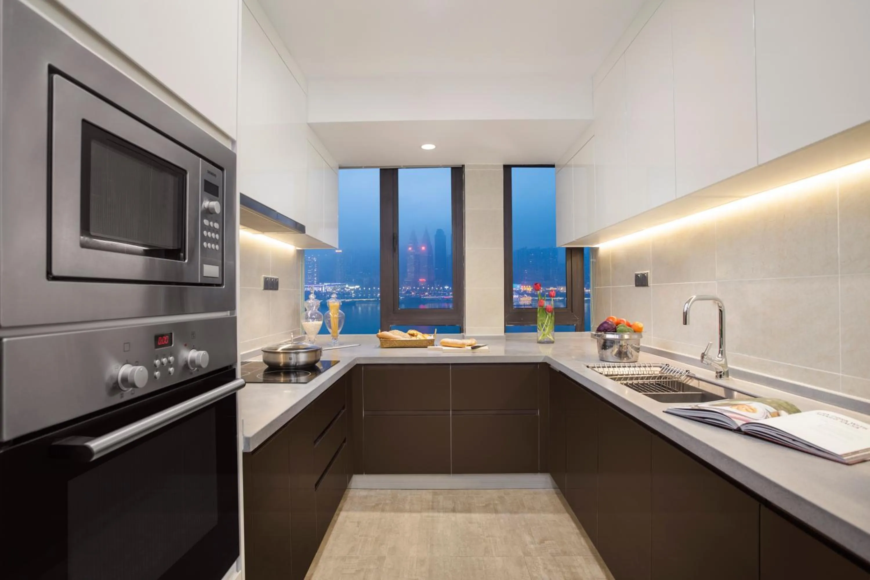 Kitchen or kitchenette in Somerset Yangtze River Chongqing