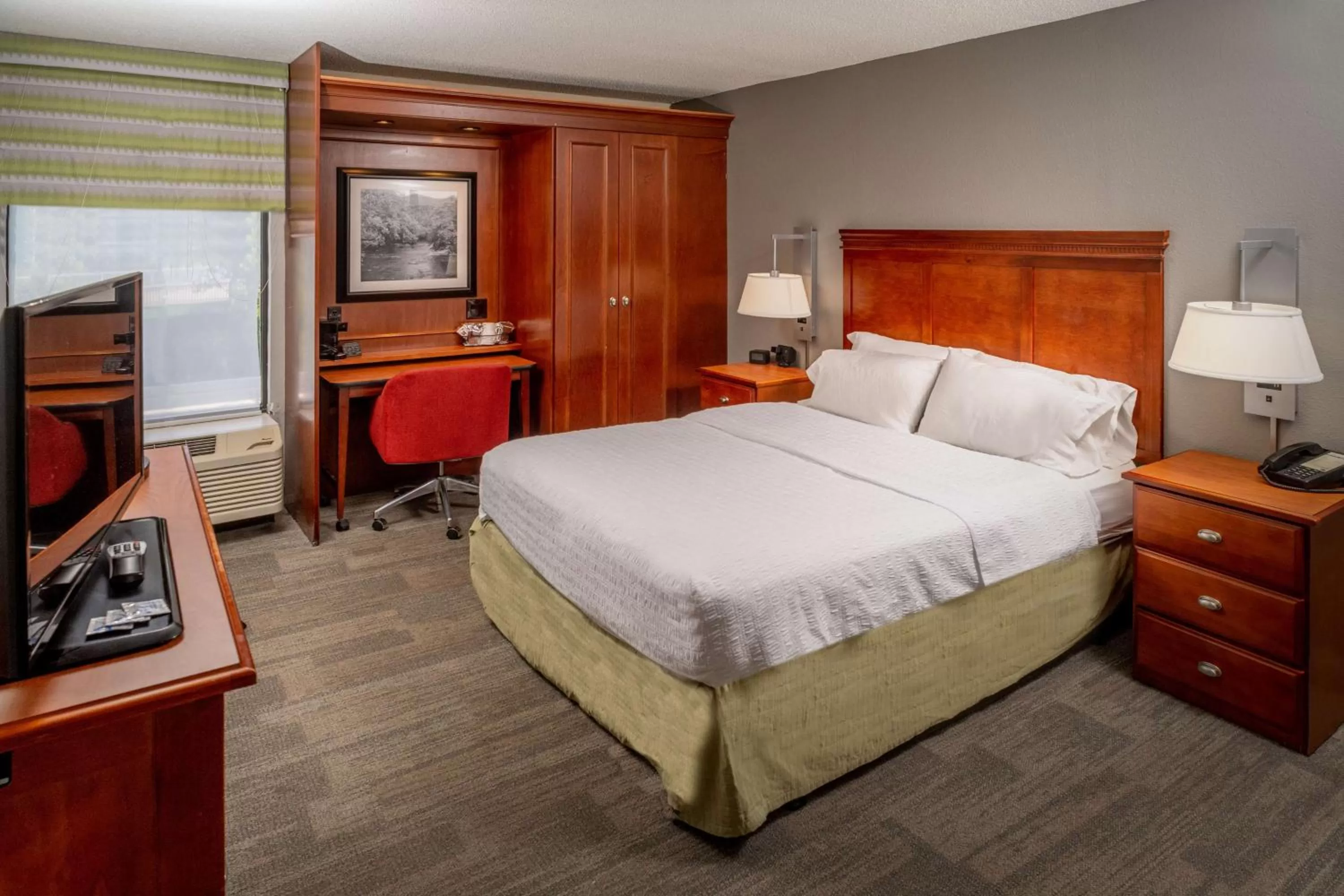 Bedroom, Bed in Hampton Inn Charleston Downtown