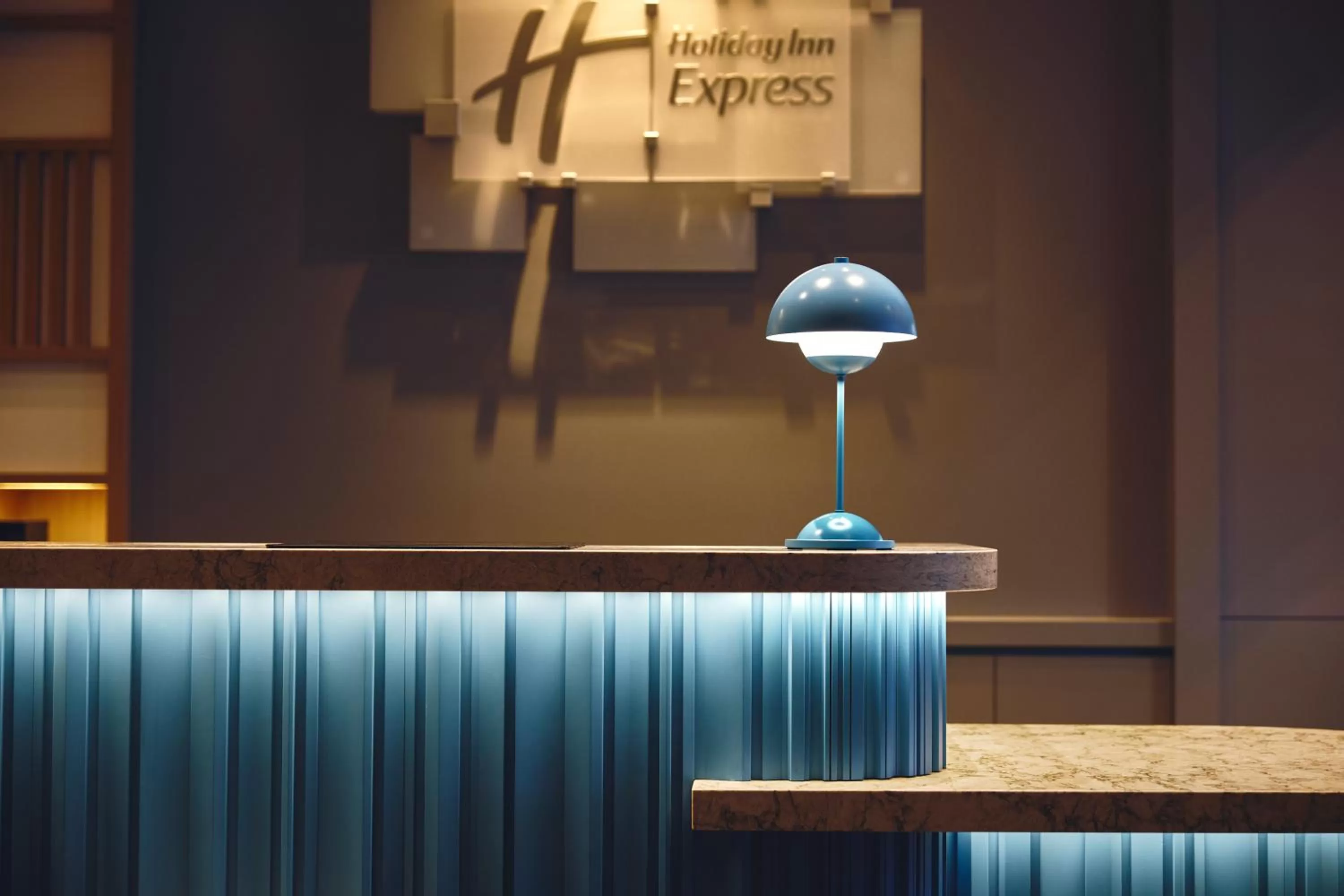 Lobby or reception in Holiday Inn Express Osaka City Centre- Midosuji by IHG