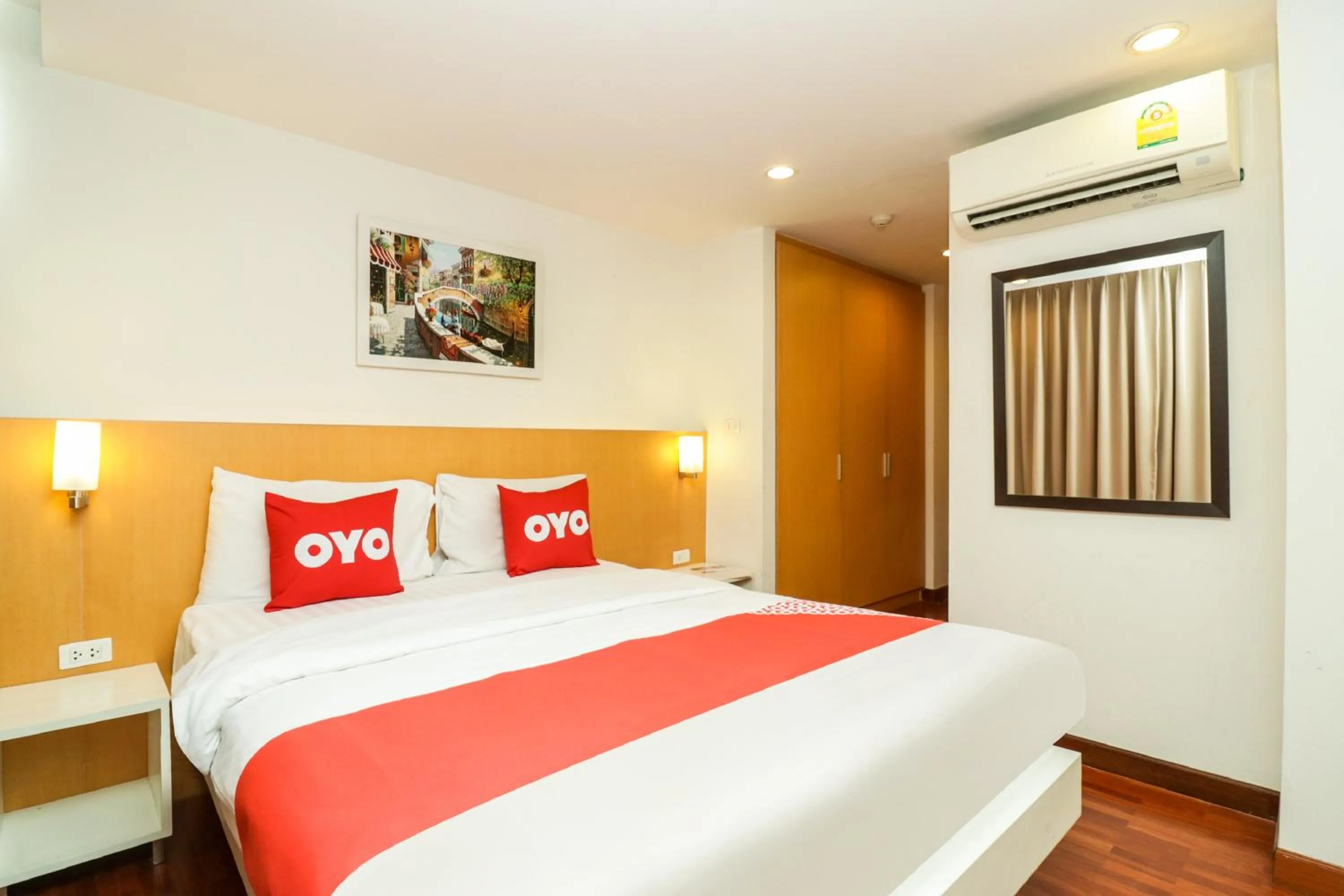 Photo of the whole room in OYO 225 Premier Place Bangkok