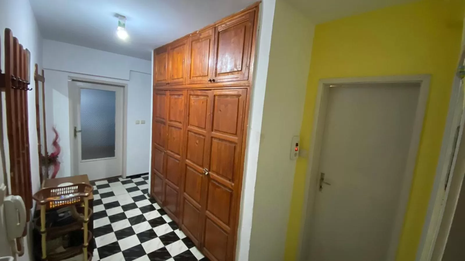 wardrobe in Аria B&B