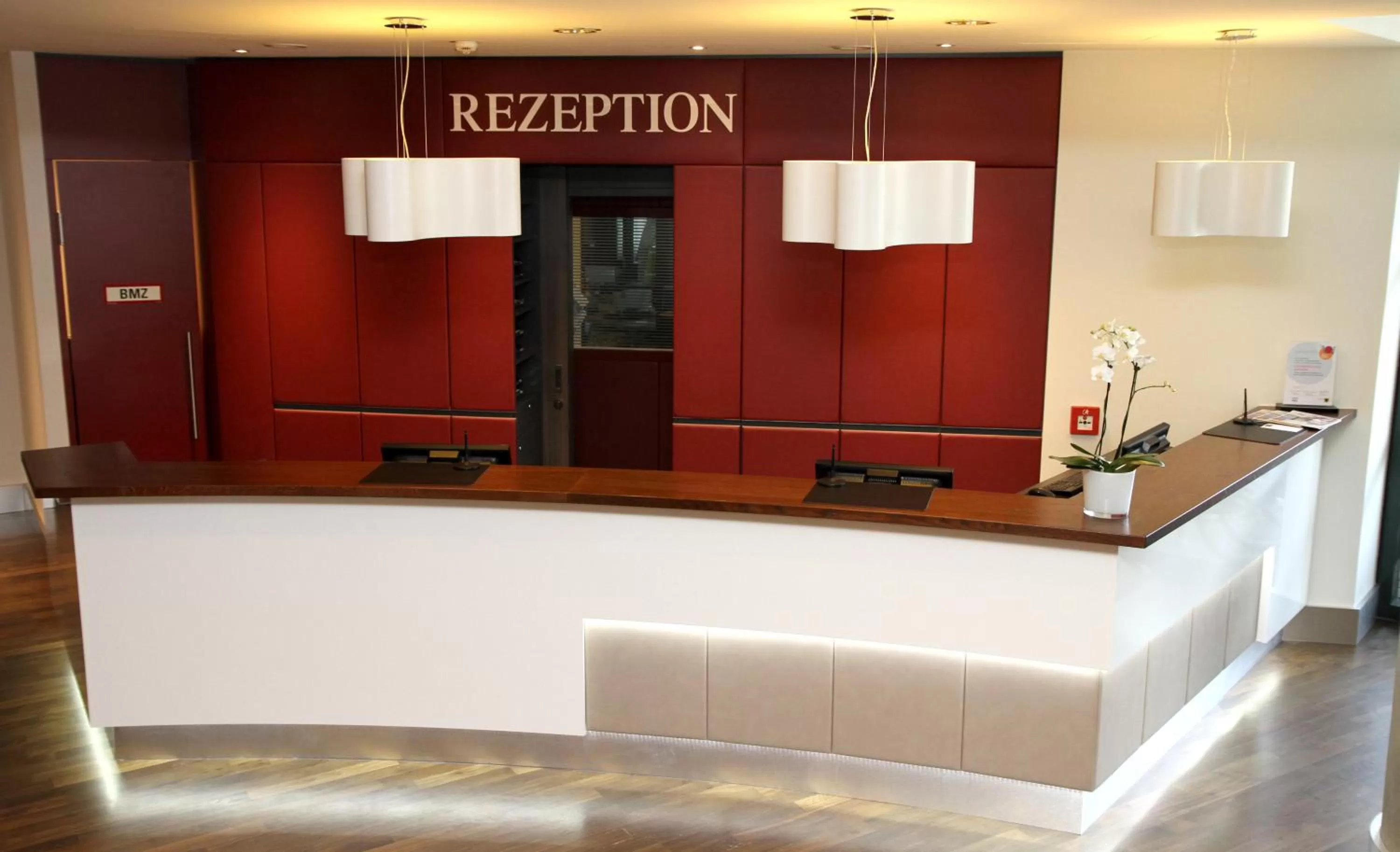 Lobby or reception in Steigenberger Dortmund