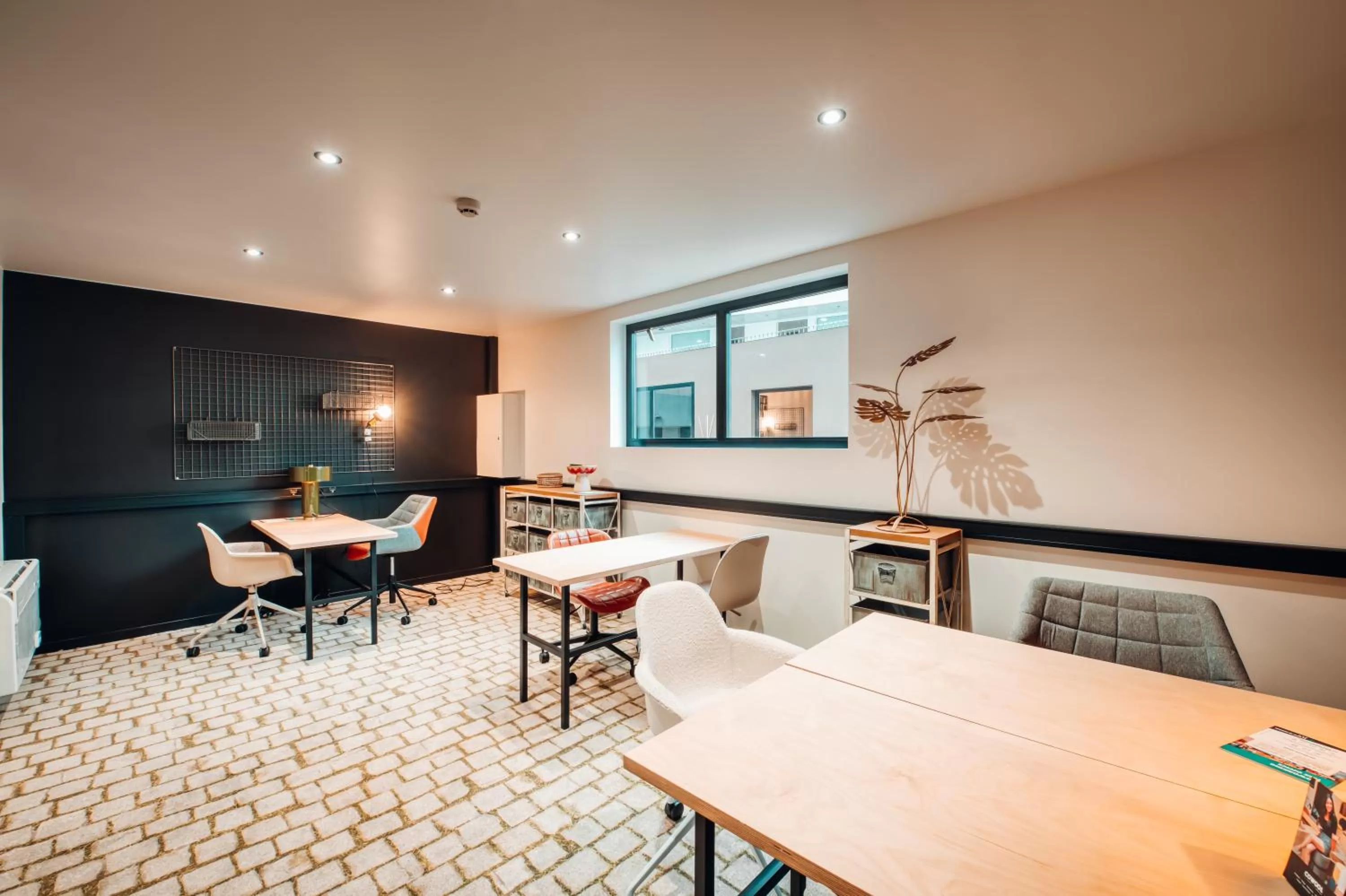 Seating area in COWOOL Cergy