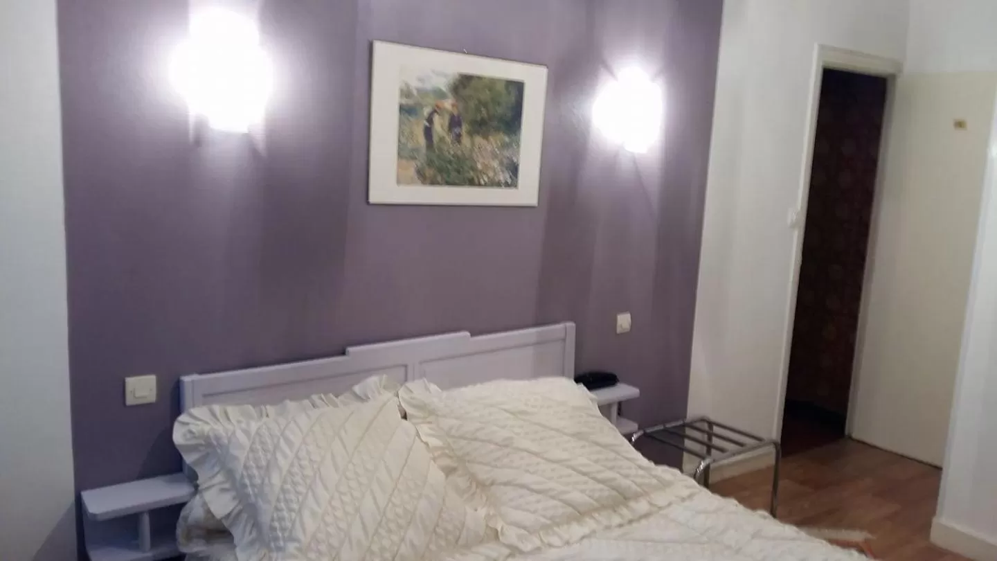 Photo of the whole room, Bed in Hôtel Saint Vincent