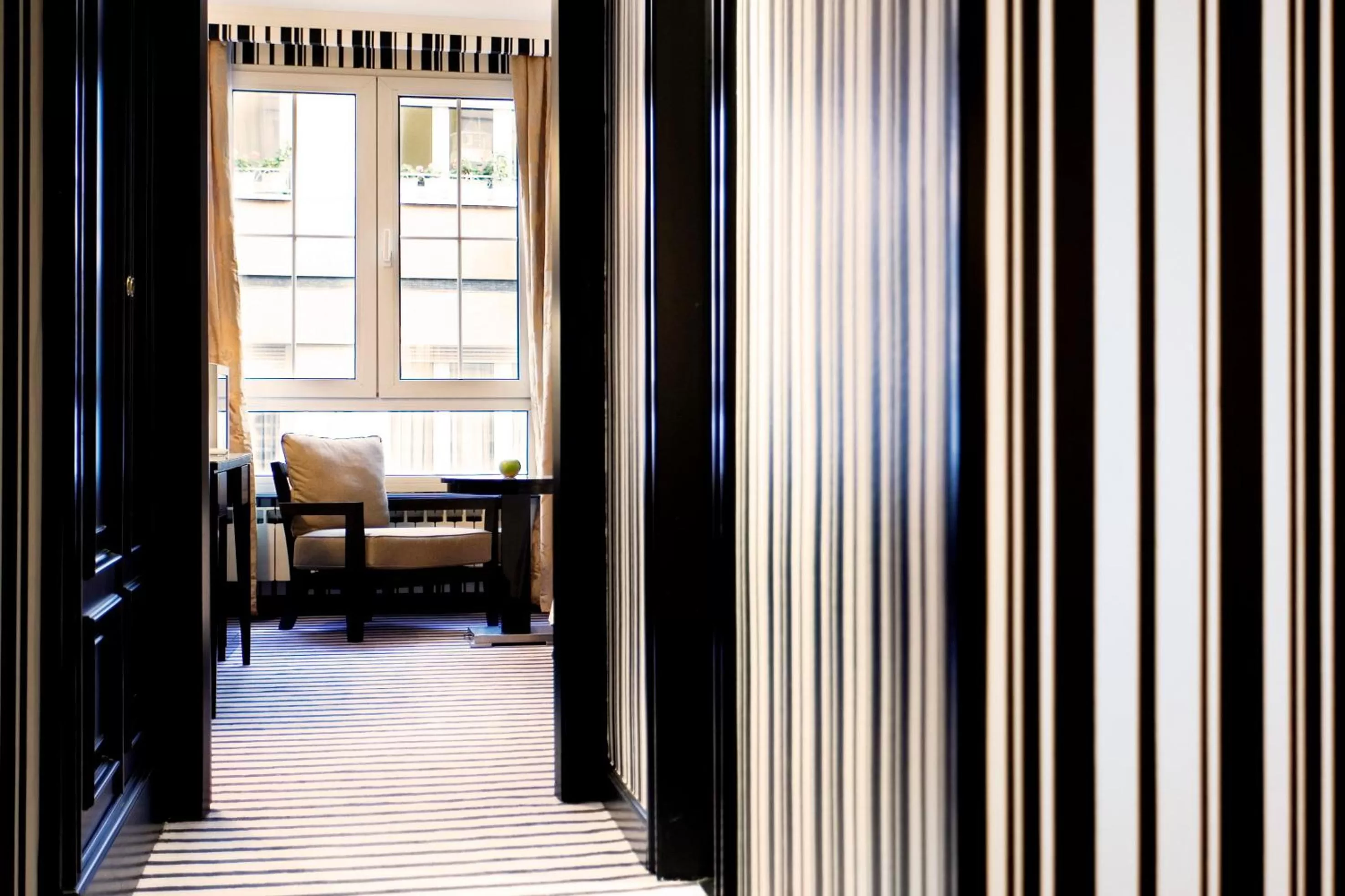 Seating area in Hotel Clarin