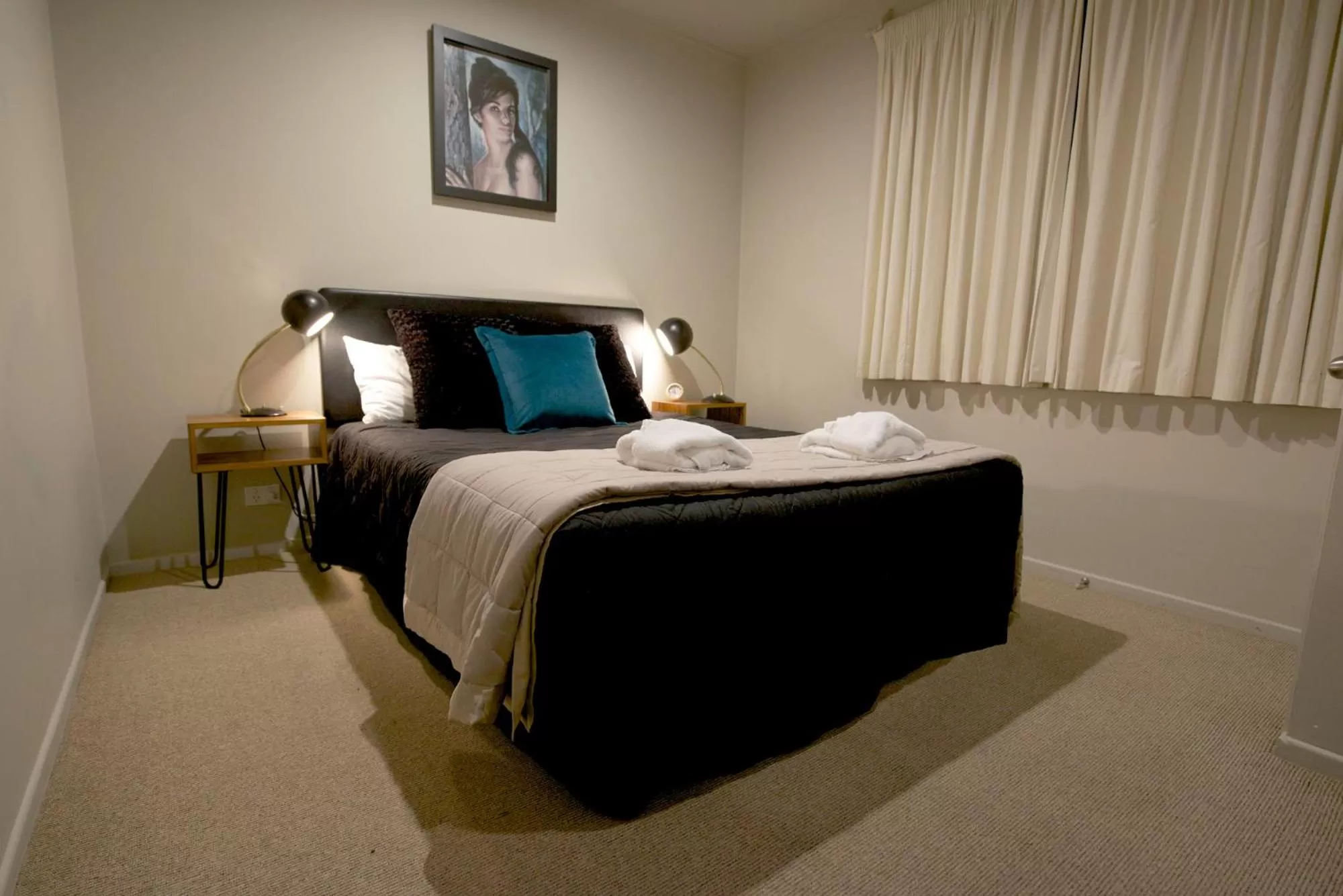 Bed in The Lake Motel