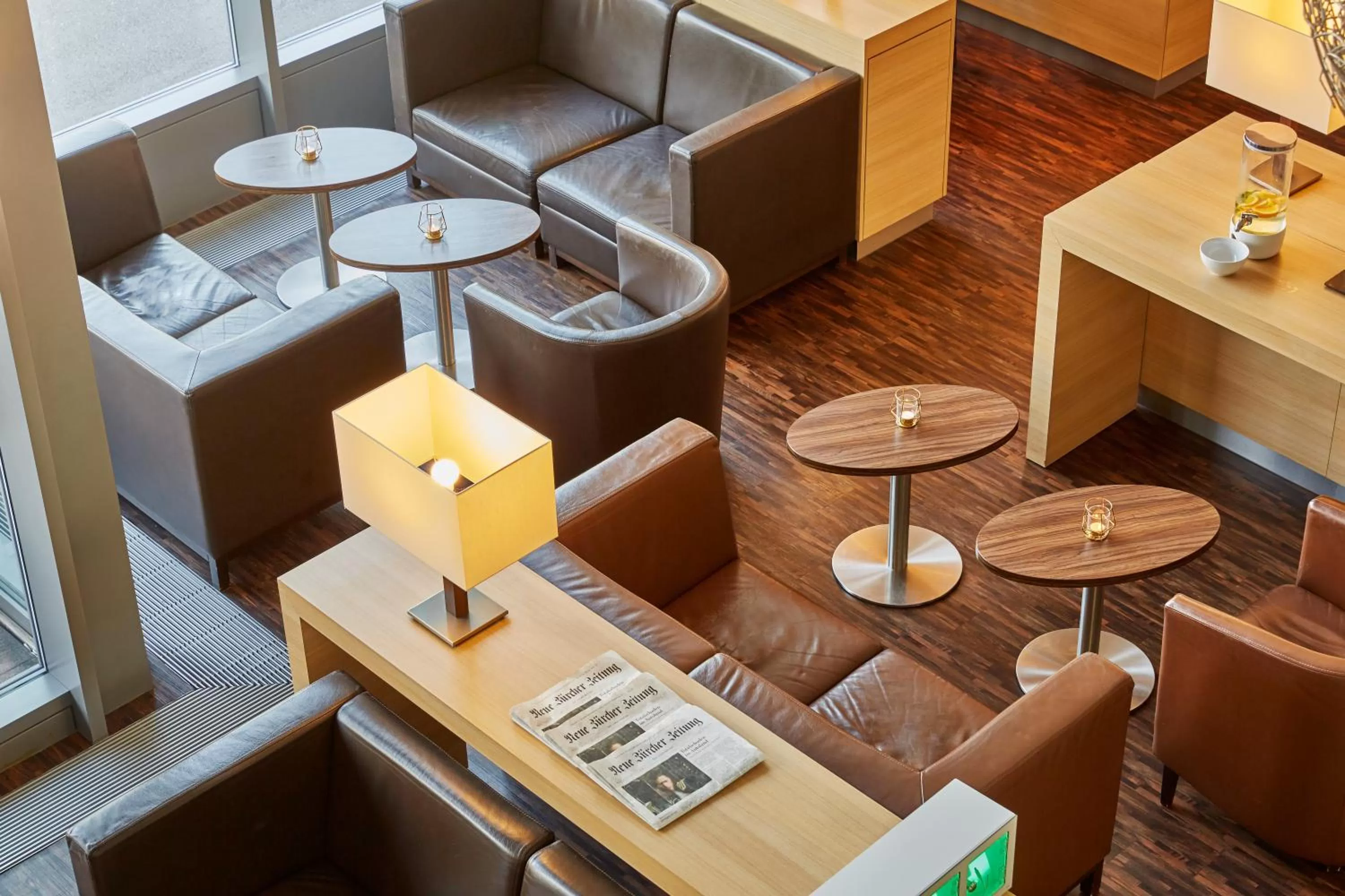 Lobby or reception in H+ Hotel Zürich