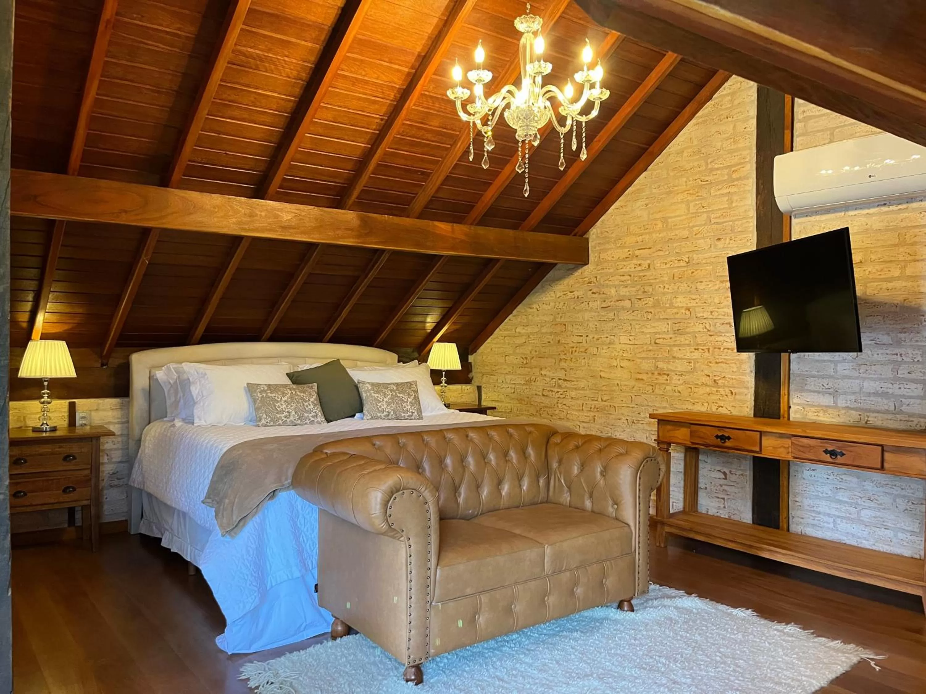 Photo of the whole room, Bed in Pousada Dona Bendita