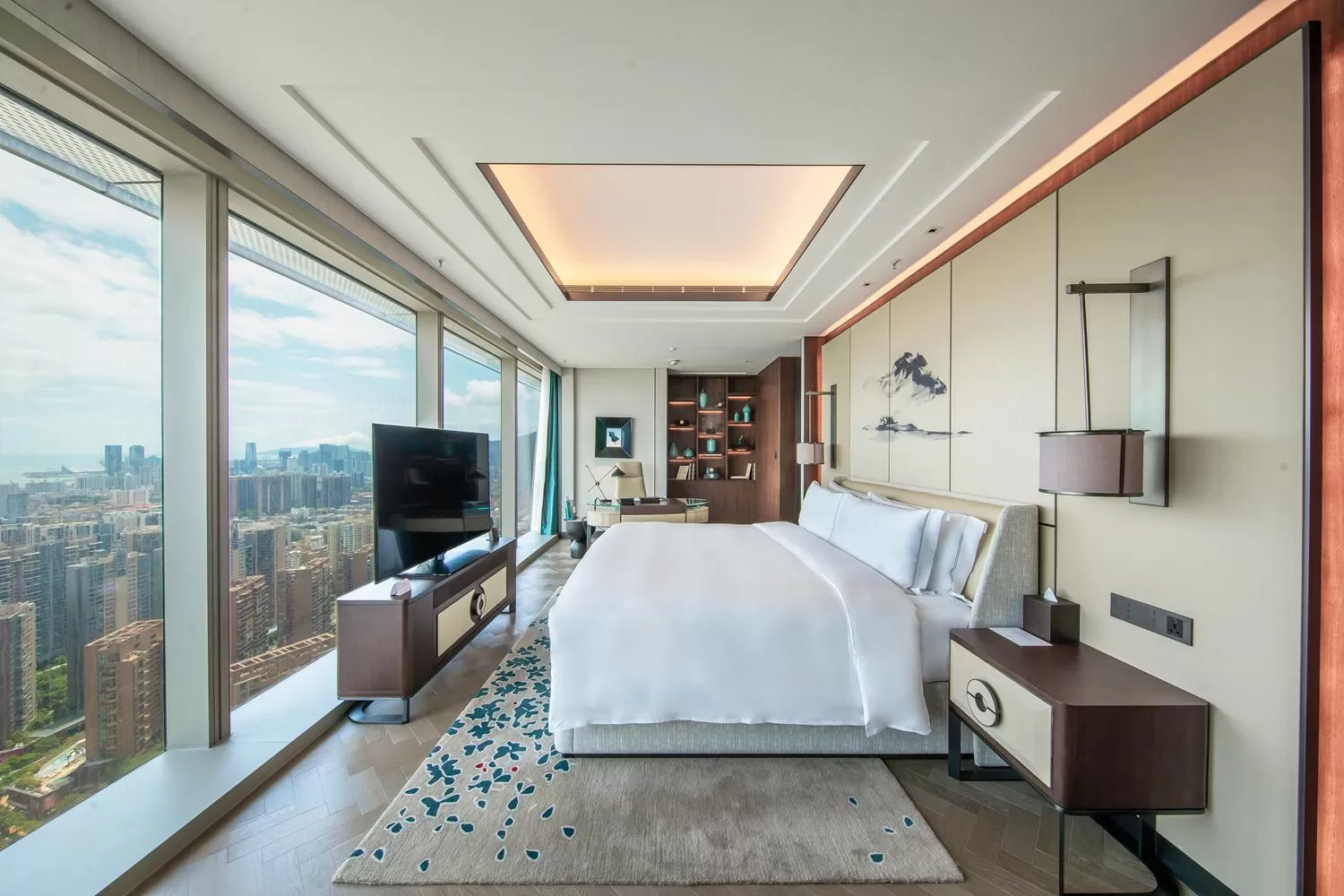 Photo of the whole room, Bed in Raffles Shenzhen, Situated in the heart of One Shenzhen Bay, Book Now to Enjoy Free Minibar and Happy Hour Privileges at Long Bar on 71F