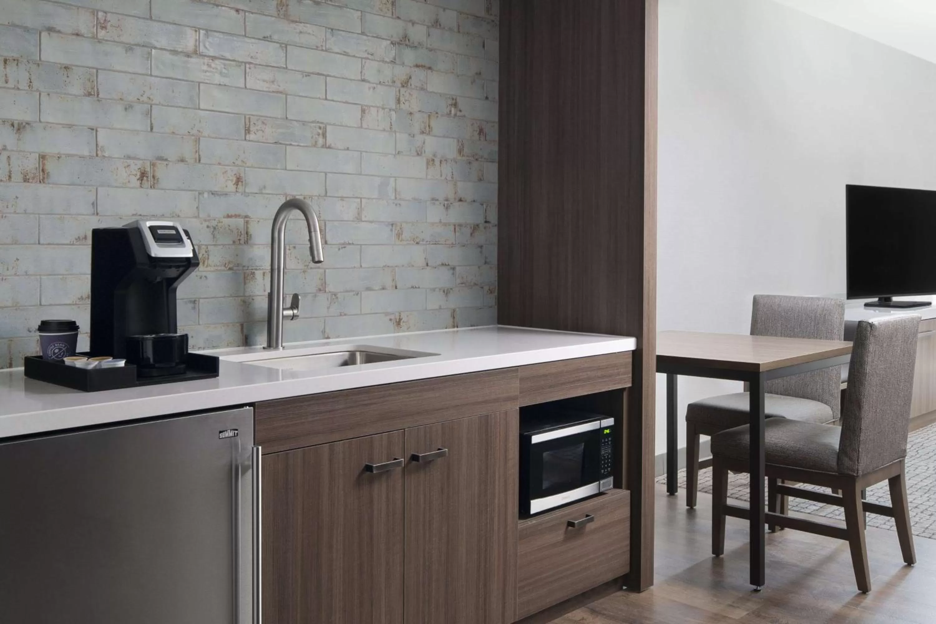 Kitchen or kitchenette in Hilton Garden Inn Camden Waterfront Philadelphia