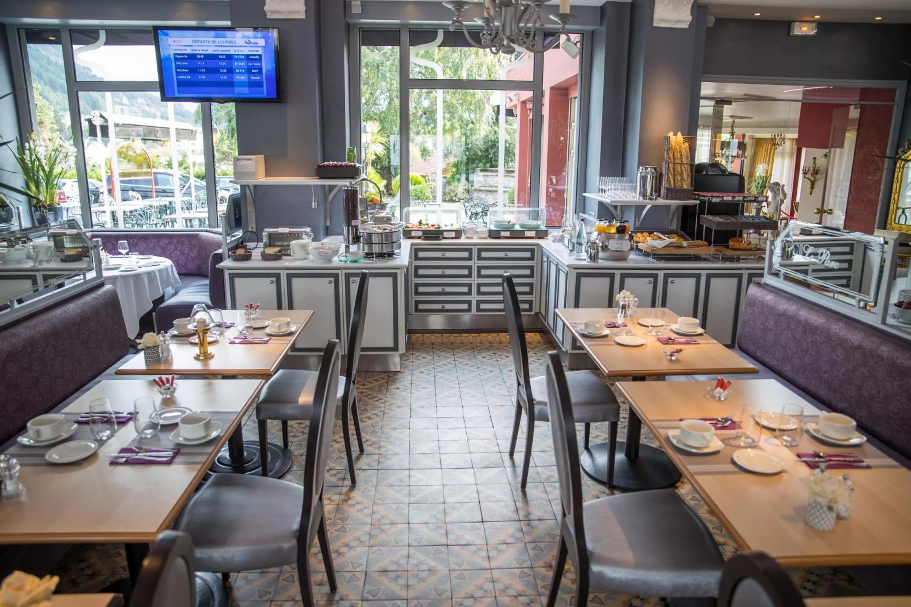 Garden view in Best Western Beauséjour