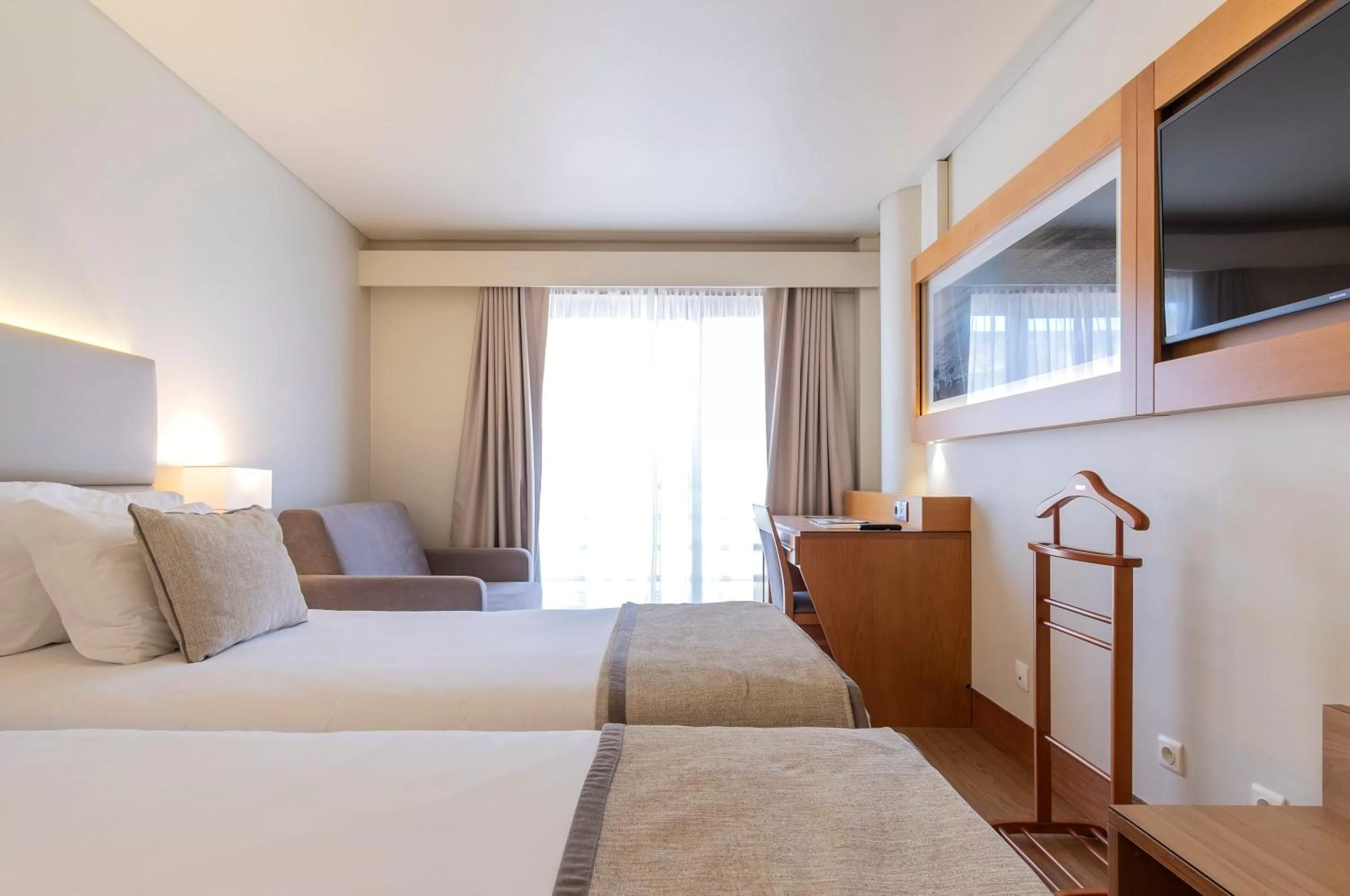 Photo of the whole room, Bed in Hotel Comfort Inn Ponta Delgada