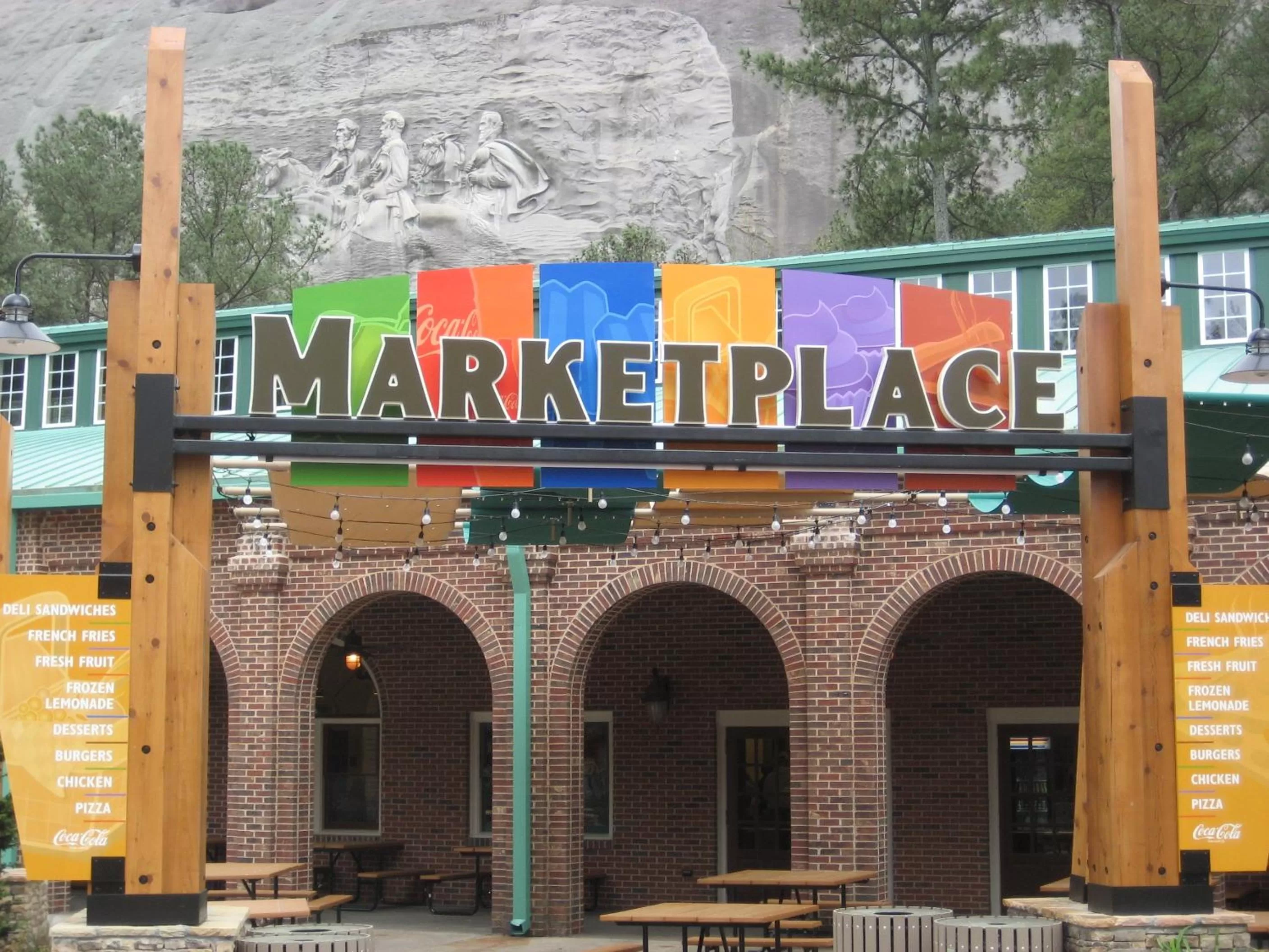 Area and facilities in Atlanta Evergreen Lakeside Resort