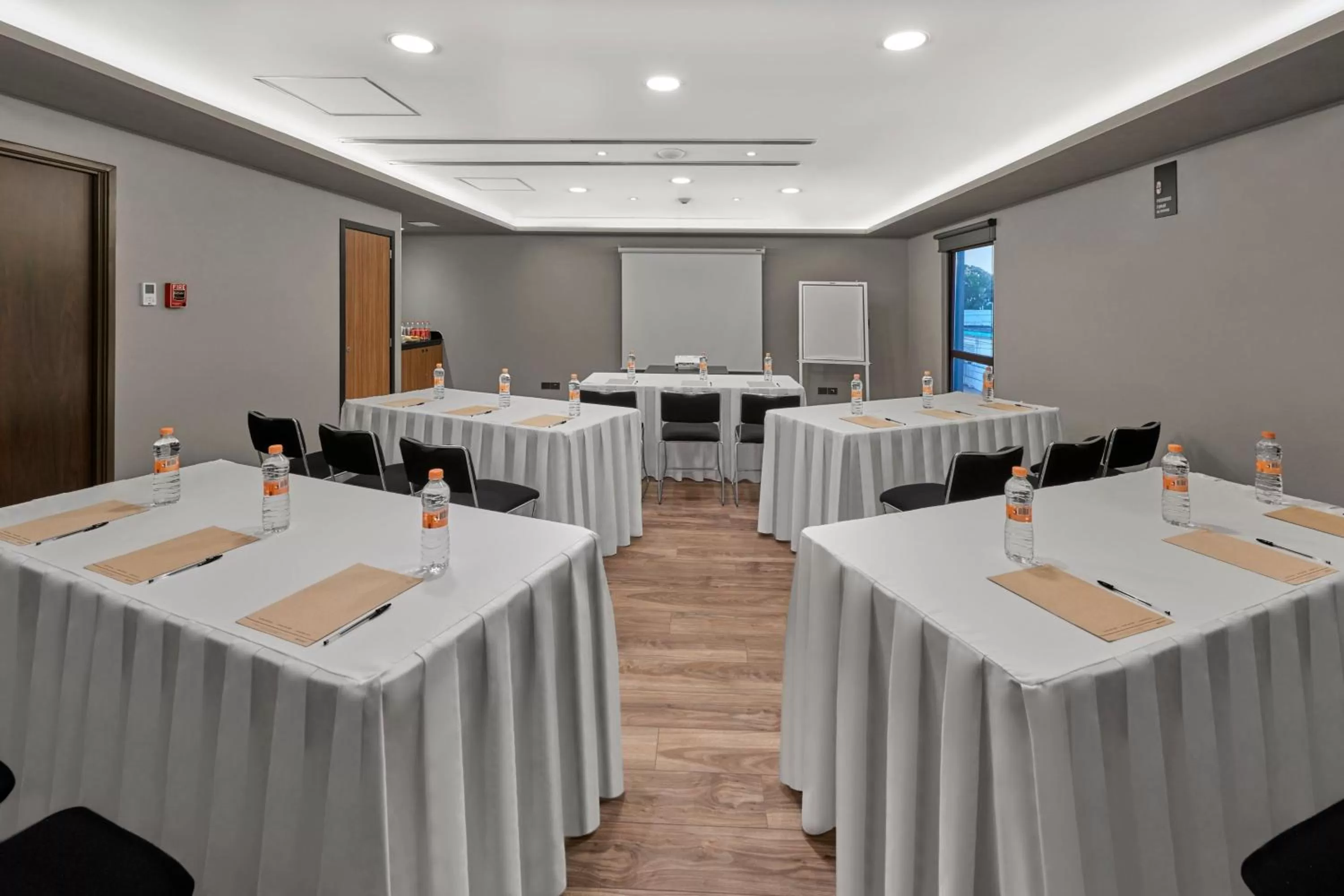 Meeting/conference room in City Express Plus by Marriott Leon Centro de Convenciones