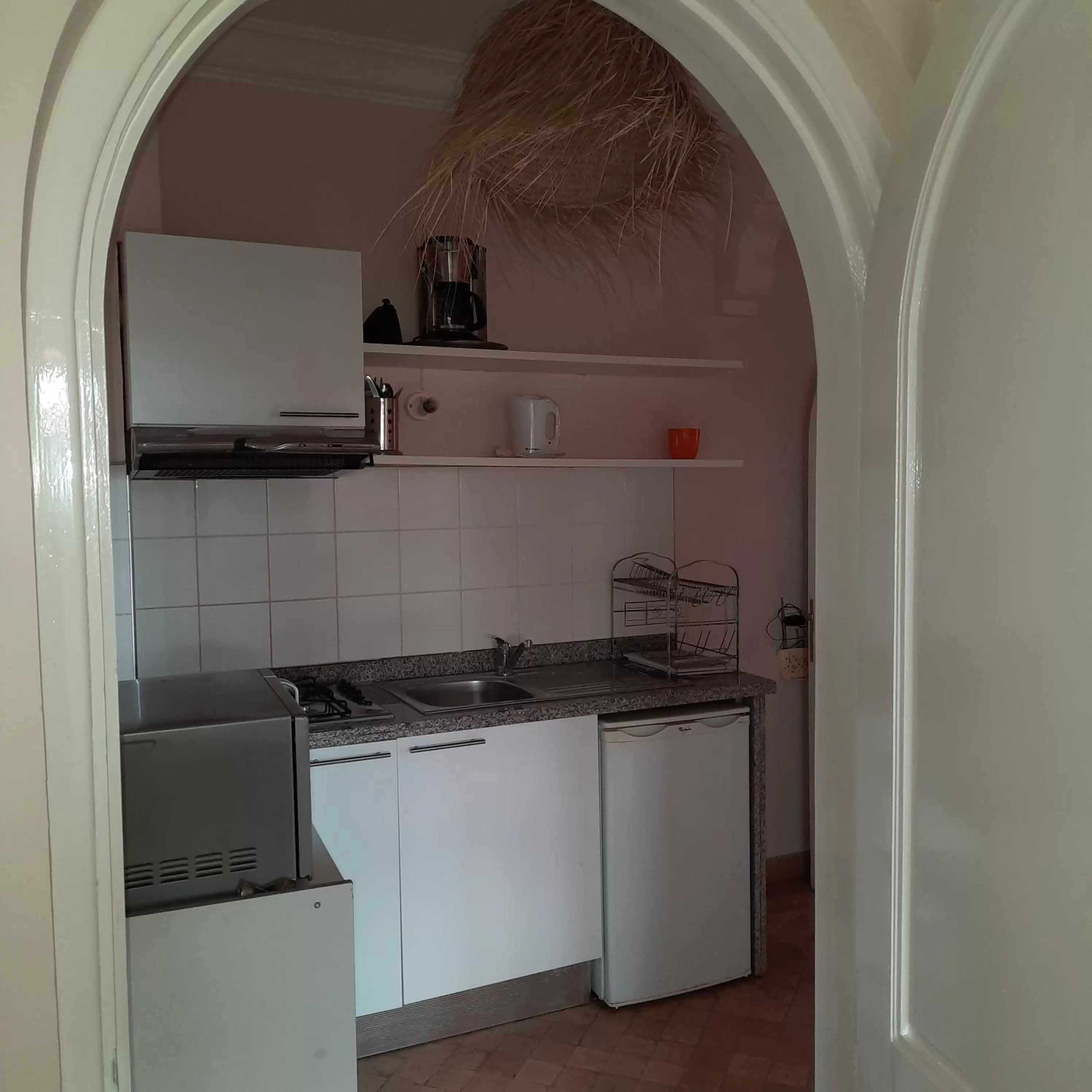 stove, Kitchen/Kitchenette in Résidence Habiba