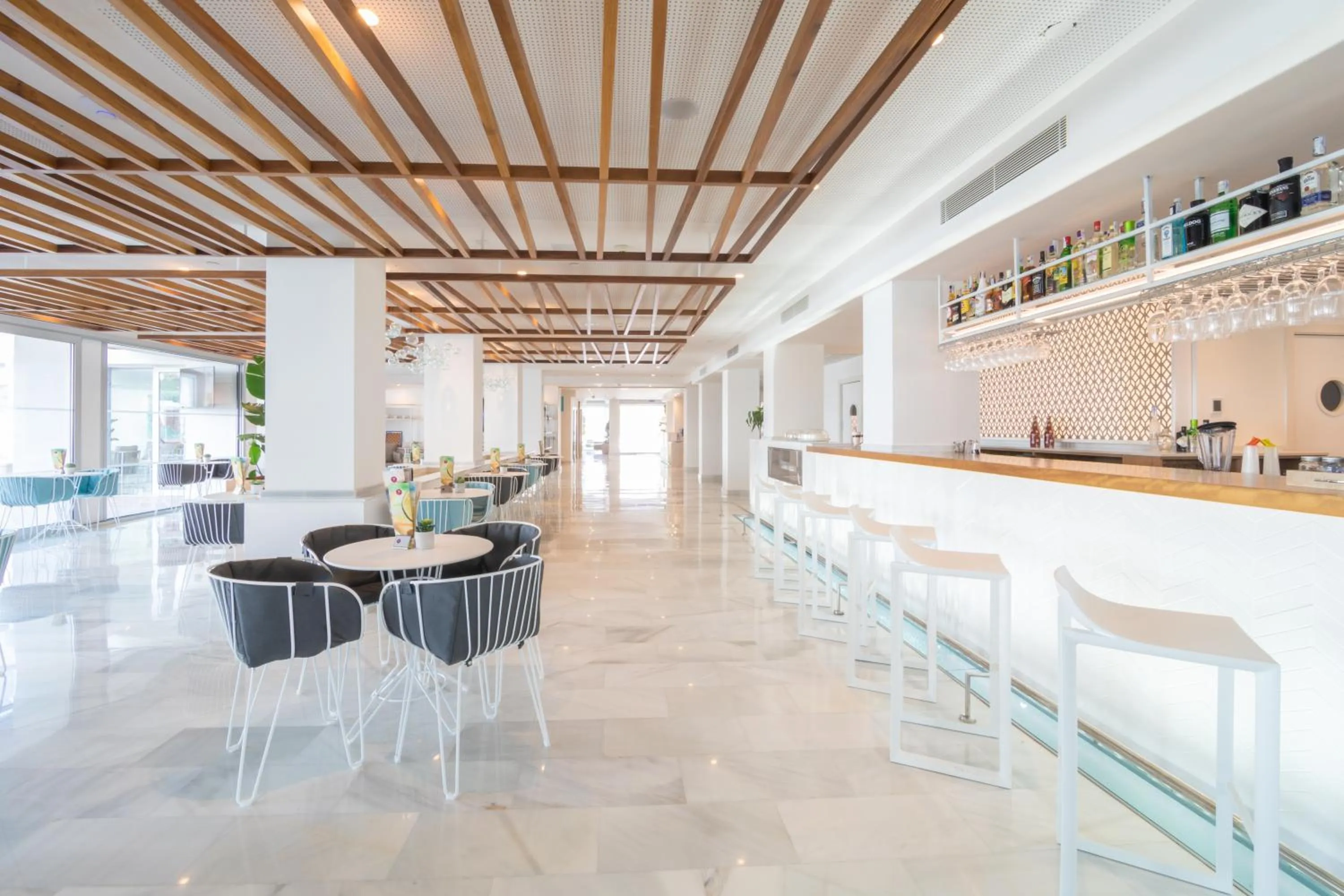 Lounge or bar in JS Yate