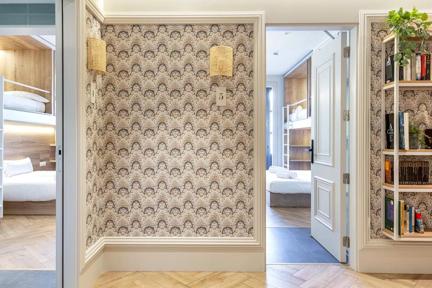 Property building, Bed in Weflating City Center