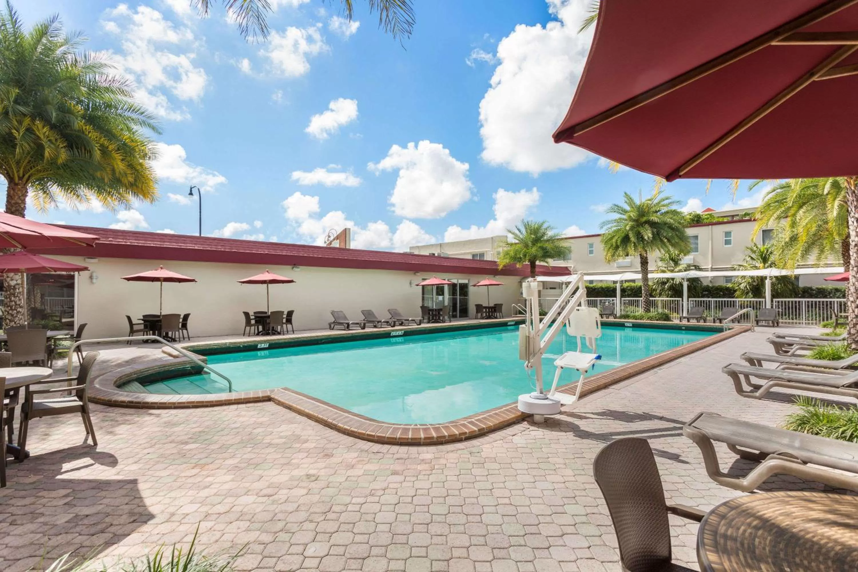 Swimming pool in Ramada by Wyndham Miami Springs/Miami International Airport