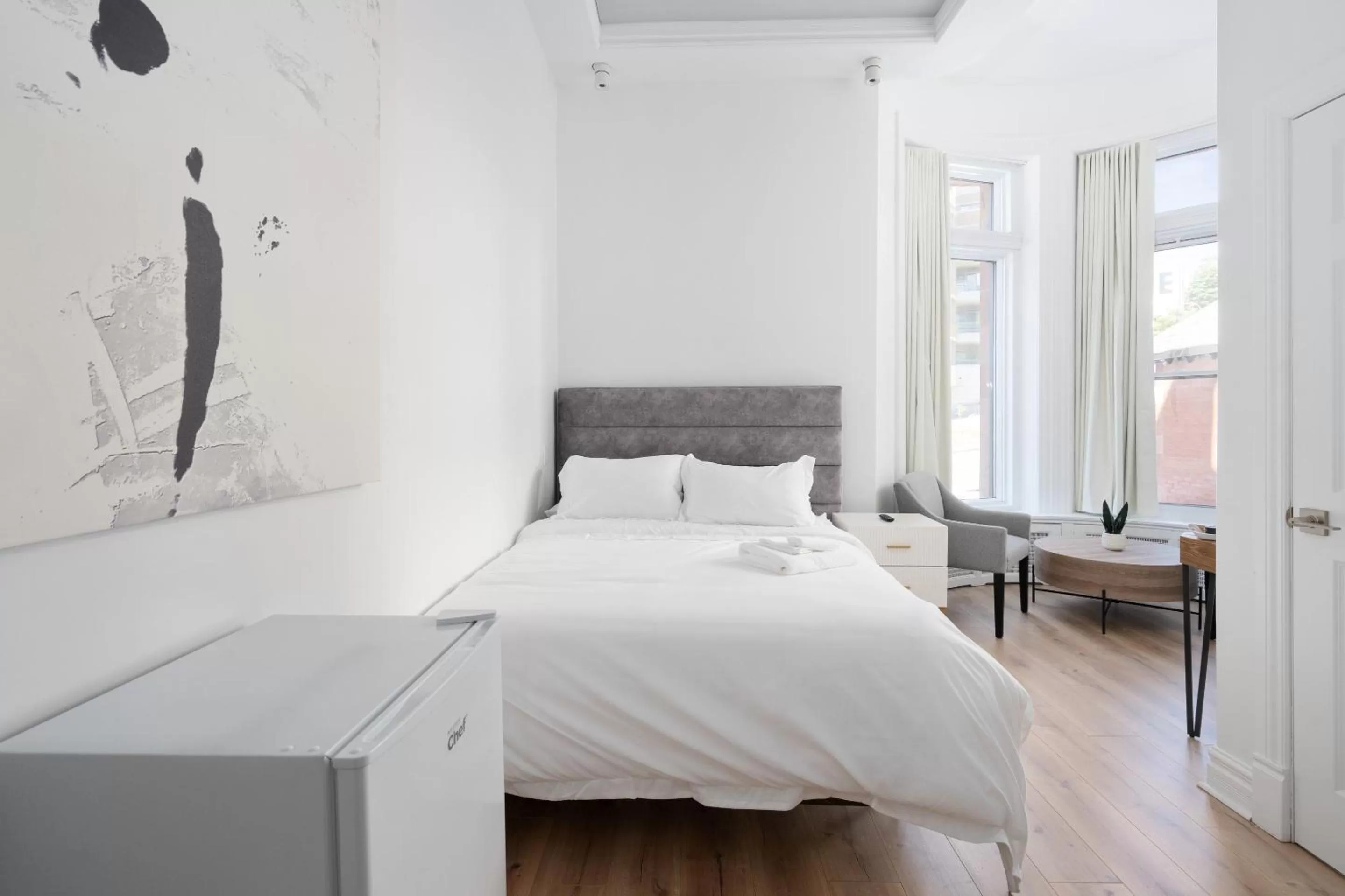 Bed in Le Penfield Par Nomade MTL