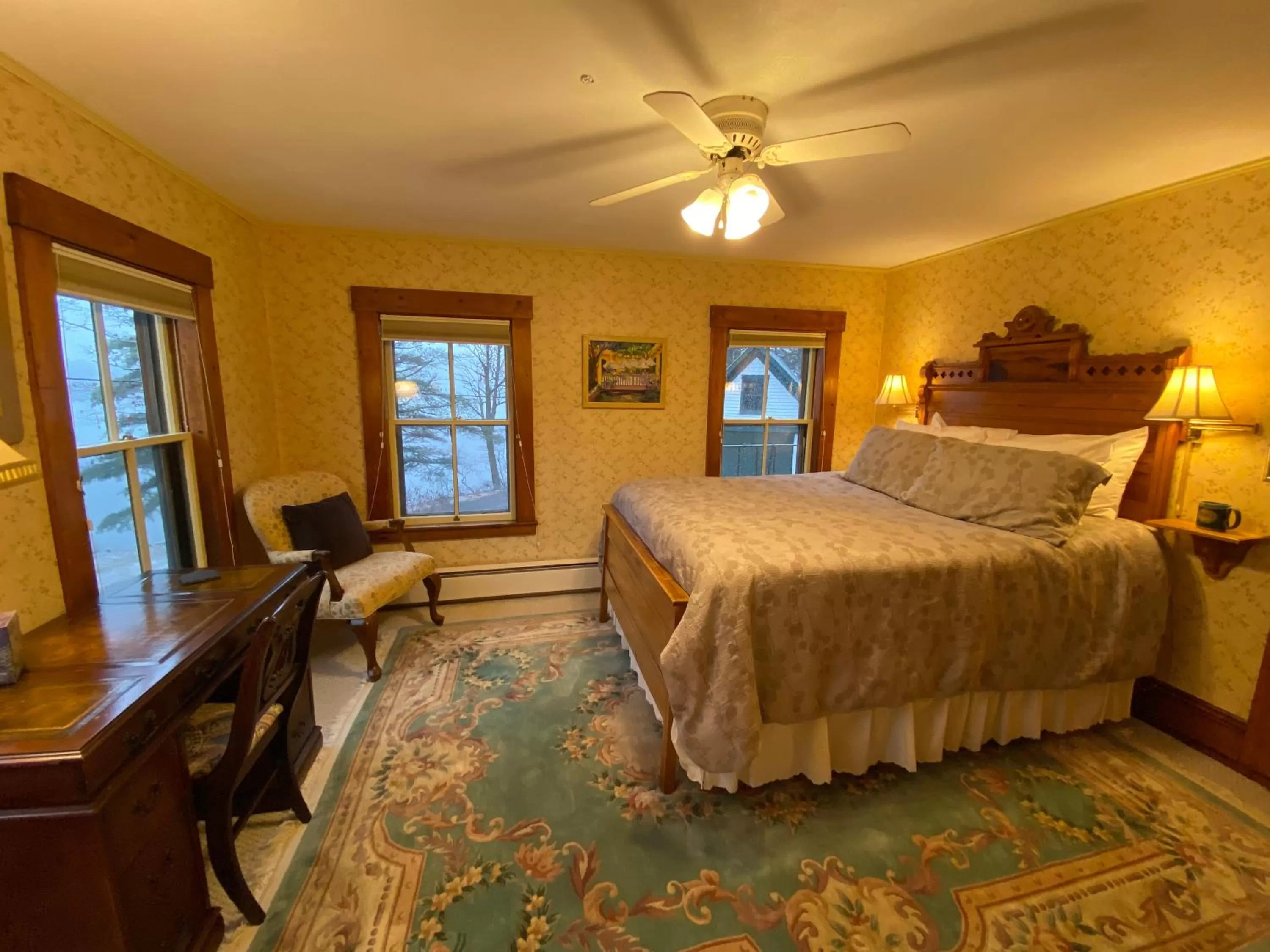 Bed in Follansbee Inn