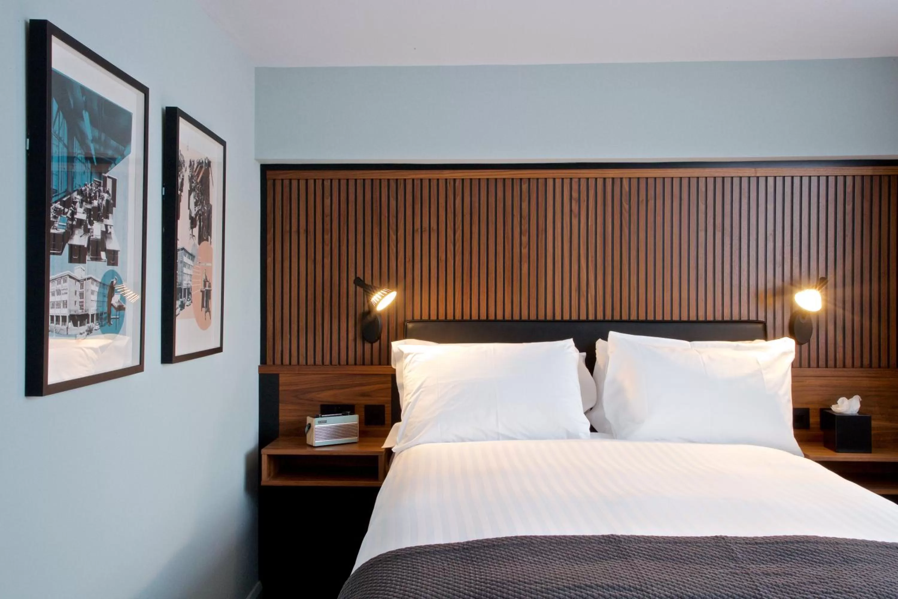 Bed in Telegraph Hotel - Coventry