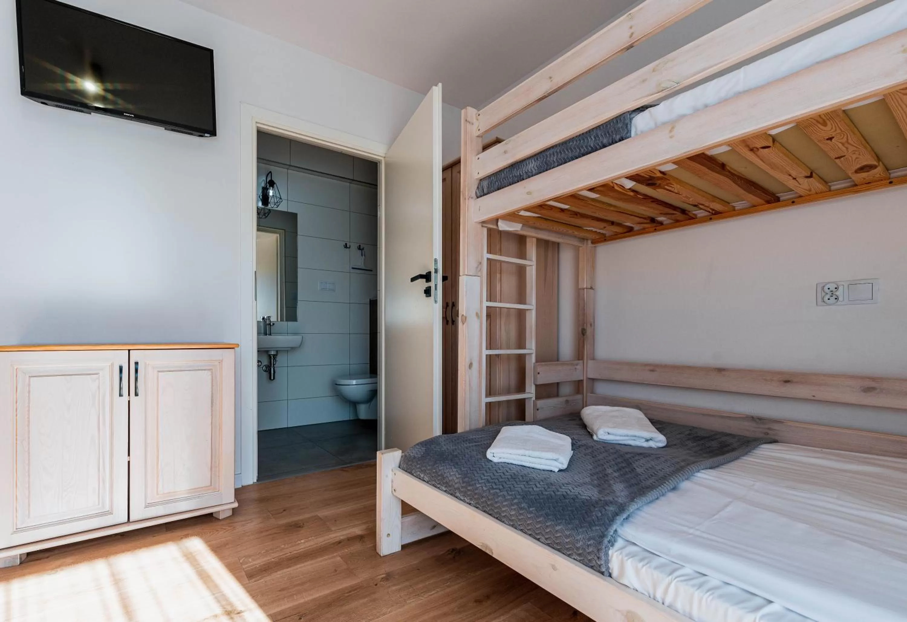 Bathroom, Bed in Willa ŻeglarSki