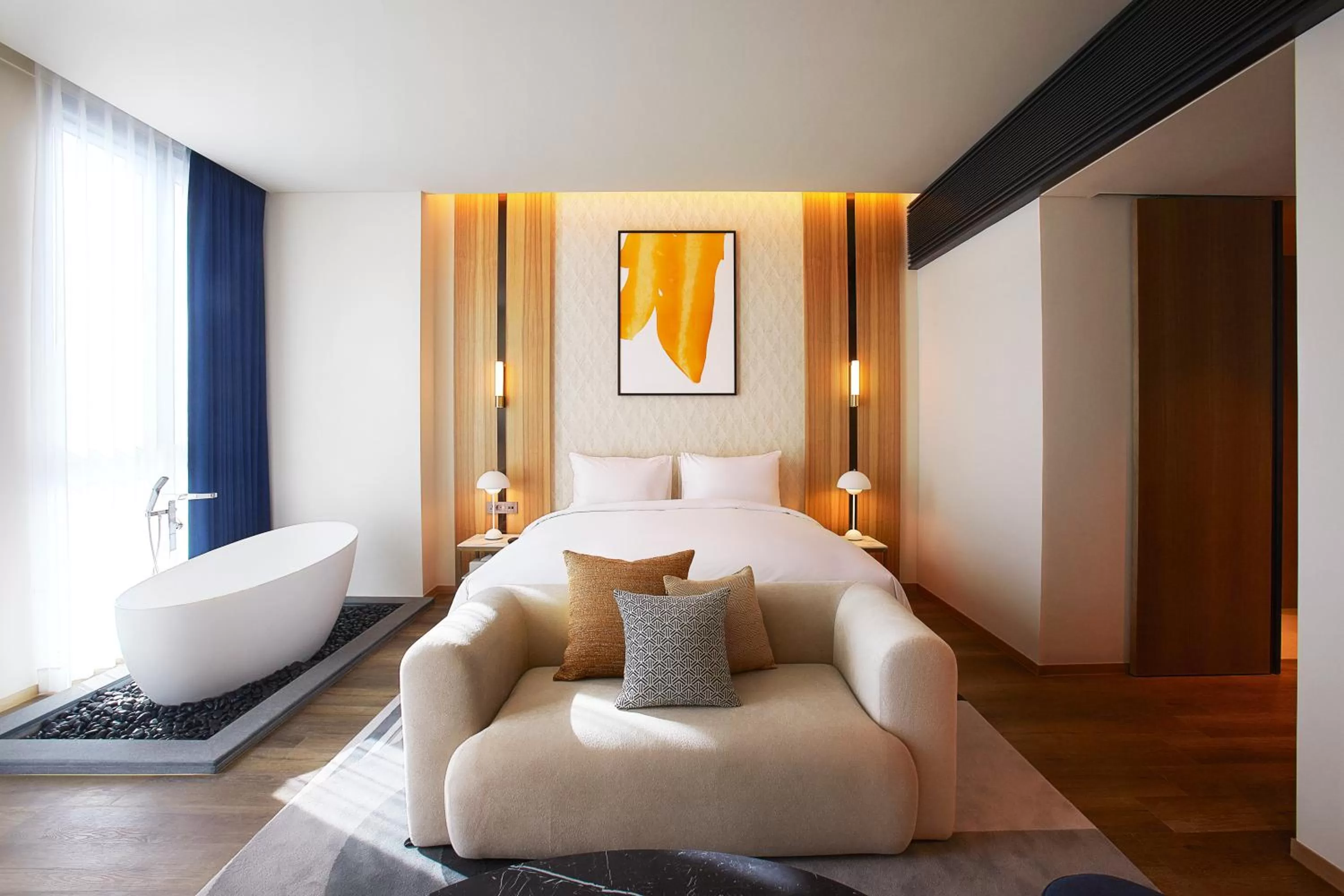 Photo of the whole room, Bed in voco Seoul Gangnam by IHG