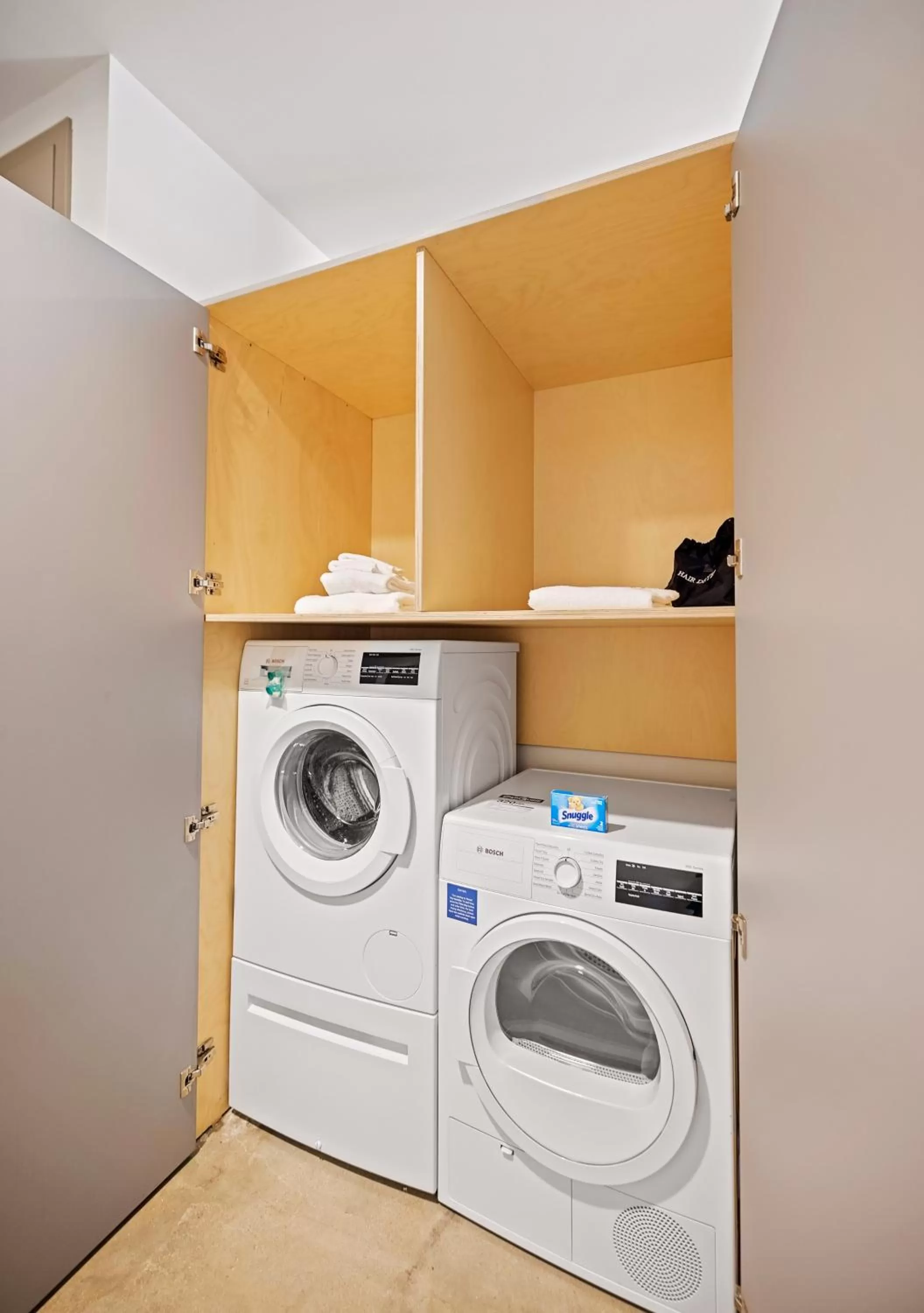 washing machine in Placemakr Wedgewood-Houston - South Nashville