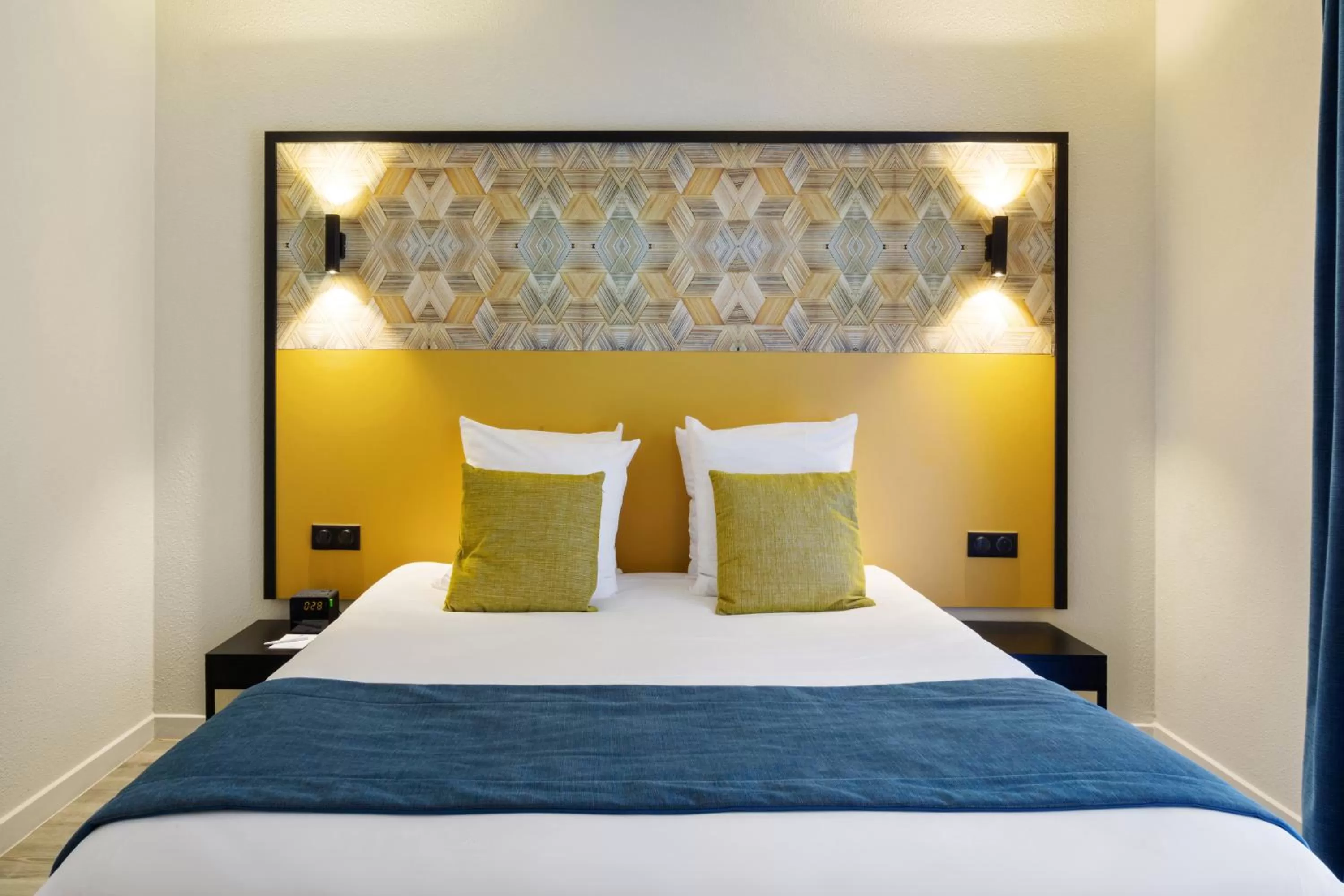 Bed in Best Western Domaine de Roquerousse