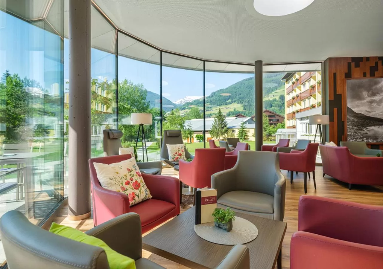 Lounge or bar in Johannesbad Hotel Palace - Kinder bis 11 kostenfrei bis Dez