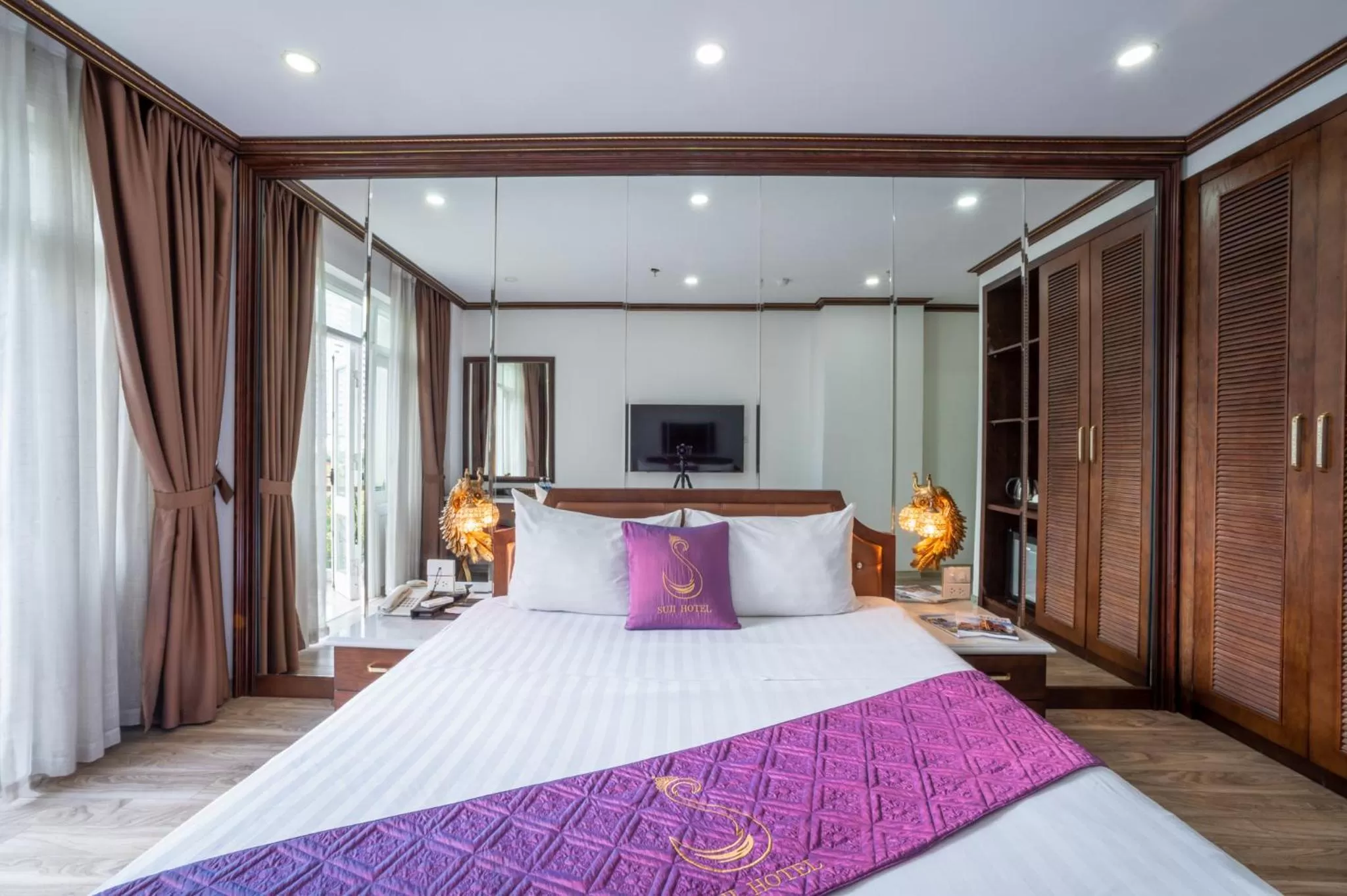 Bed in Hanoi Suji Hotel