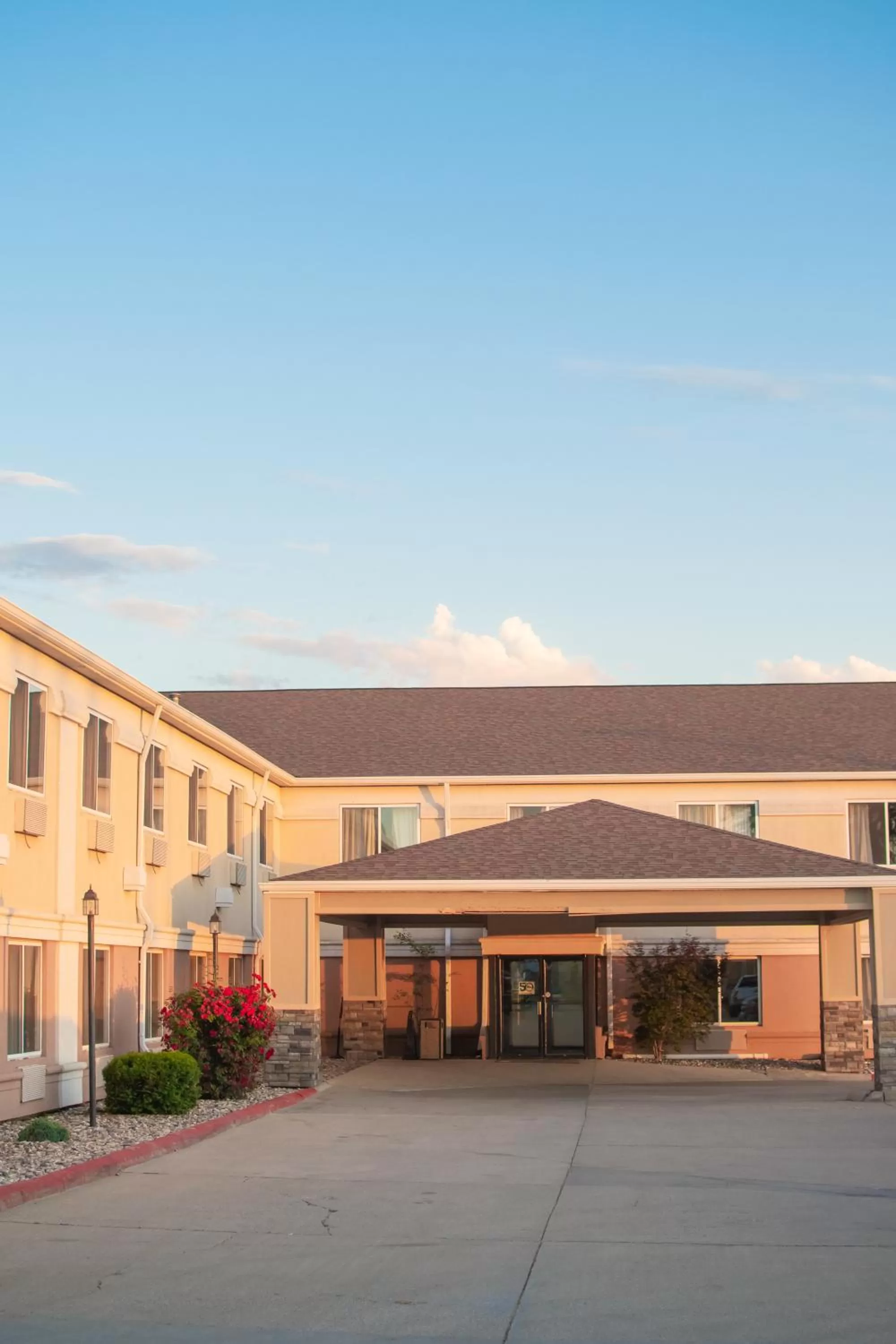 Property building in Comfort Inn Sioux City South